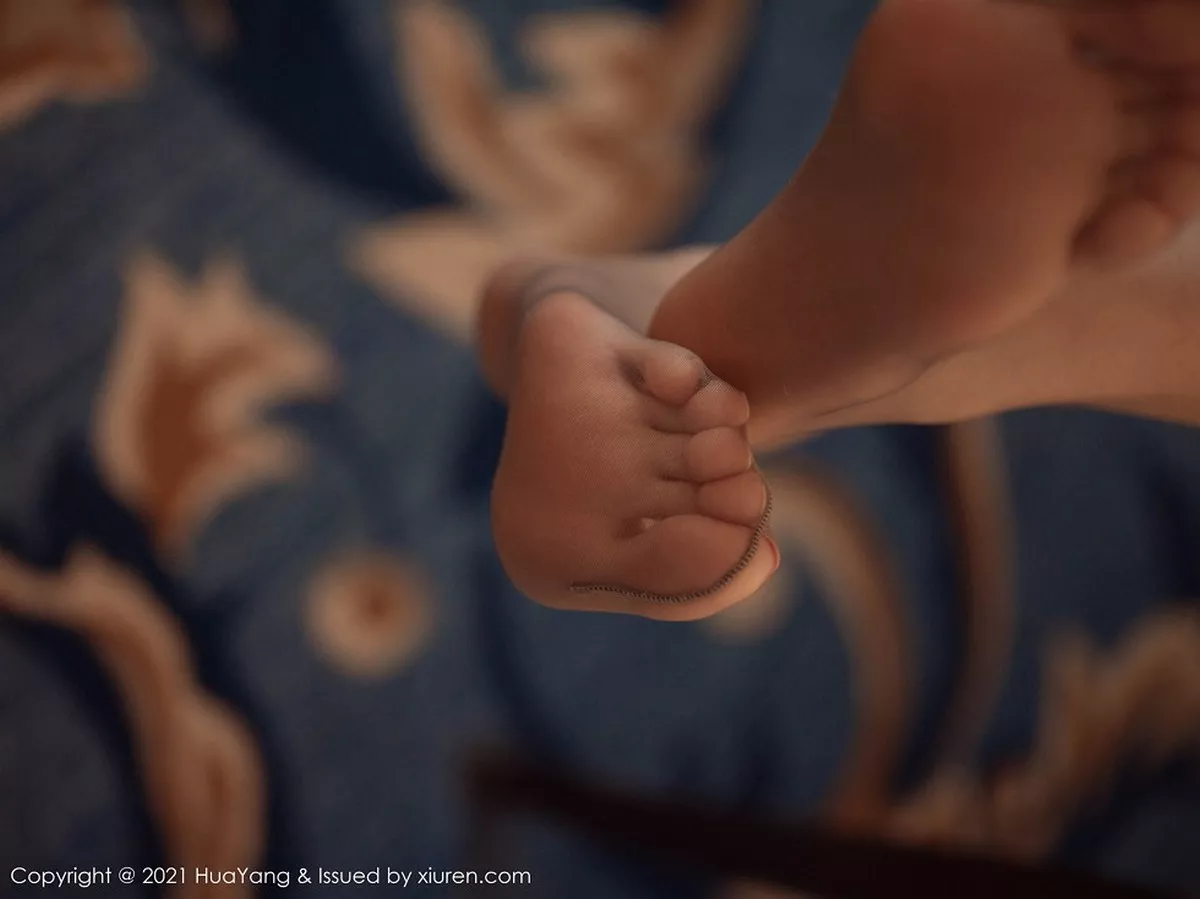 秀人集.com_[HuaYang花漾]Vol.364_丽质美人玥儿玥er厦门旅拍暖色调服饰配肉丝裤袜诱惑写真62P