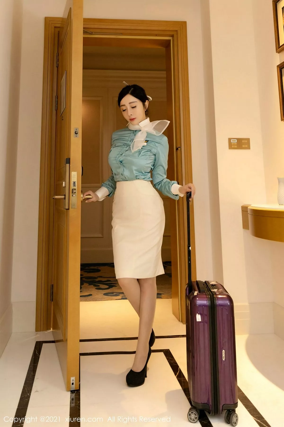 秀人集.com_[XiuRen秀人网]No.3014_嫩模允爾厦门旅拍空姐剧情主题私房脱衣露火辣身材诱惑写真84P