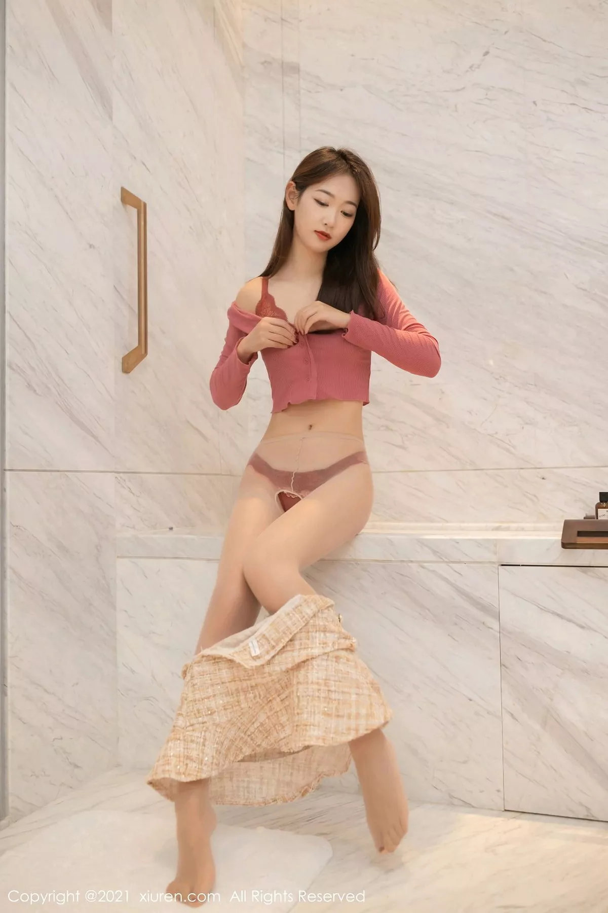 秀人集.com_[XiuRen秀人网]No.3017_嫩模唐安琪妻子突然冷漠剧情主题私房浴室半脱撩人诱惑写真79P