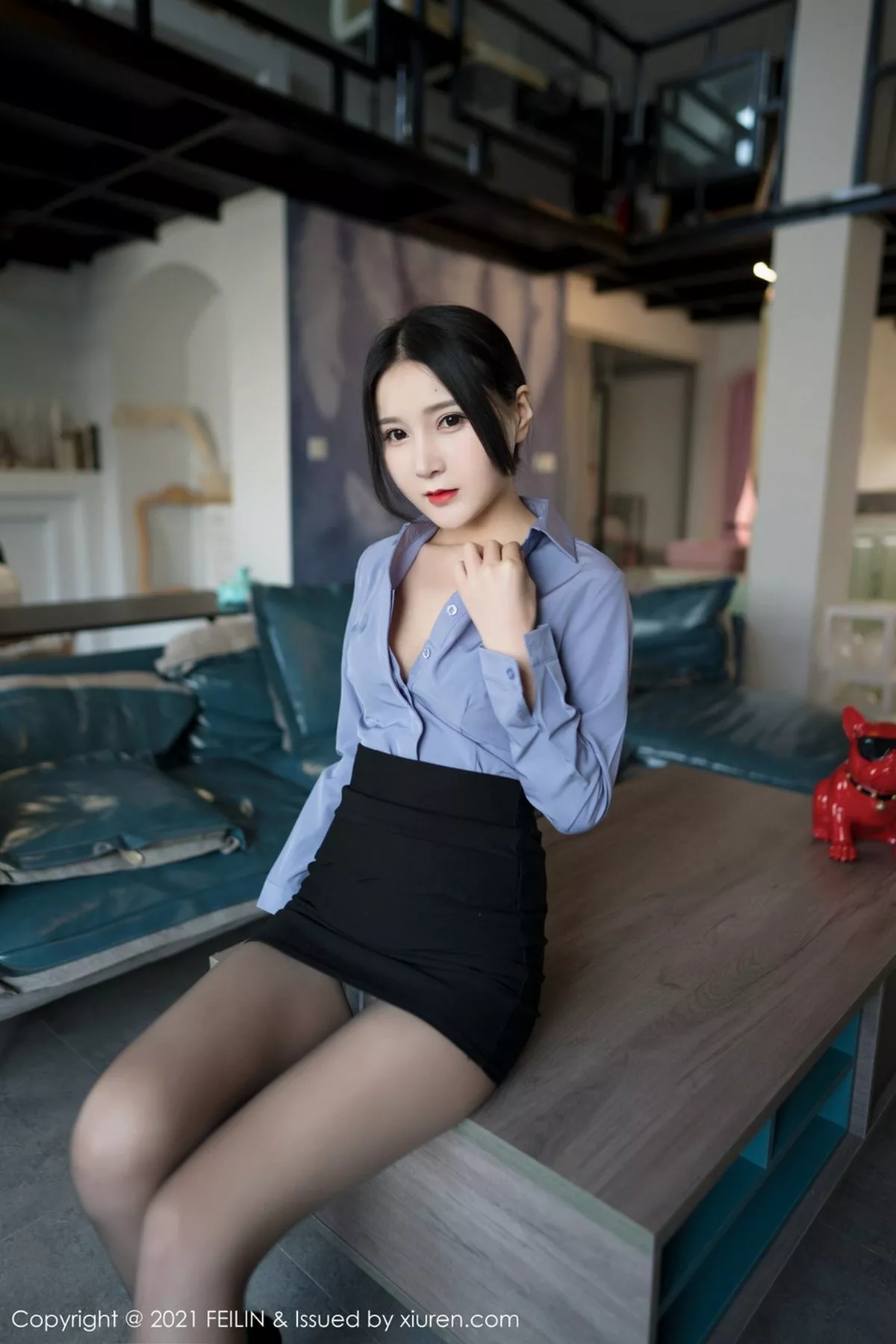 秀人集.com_[FeiLin嗲囡囡]VOL.369_嫩模林煊煊职场秘书OL制服脱衬衣露性感黑色内衣诱惑写真44P