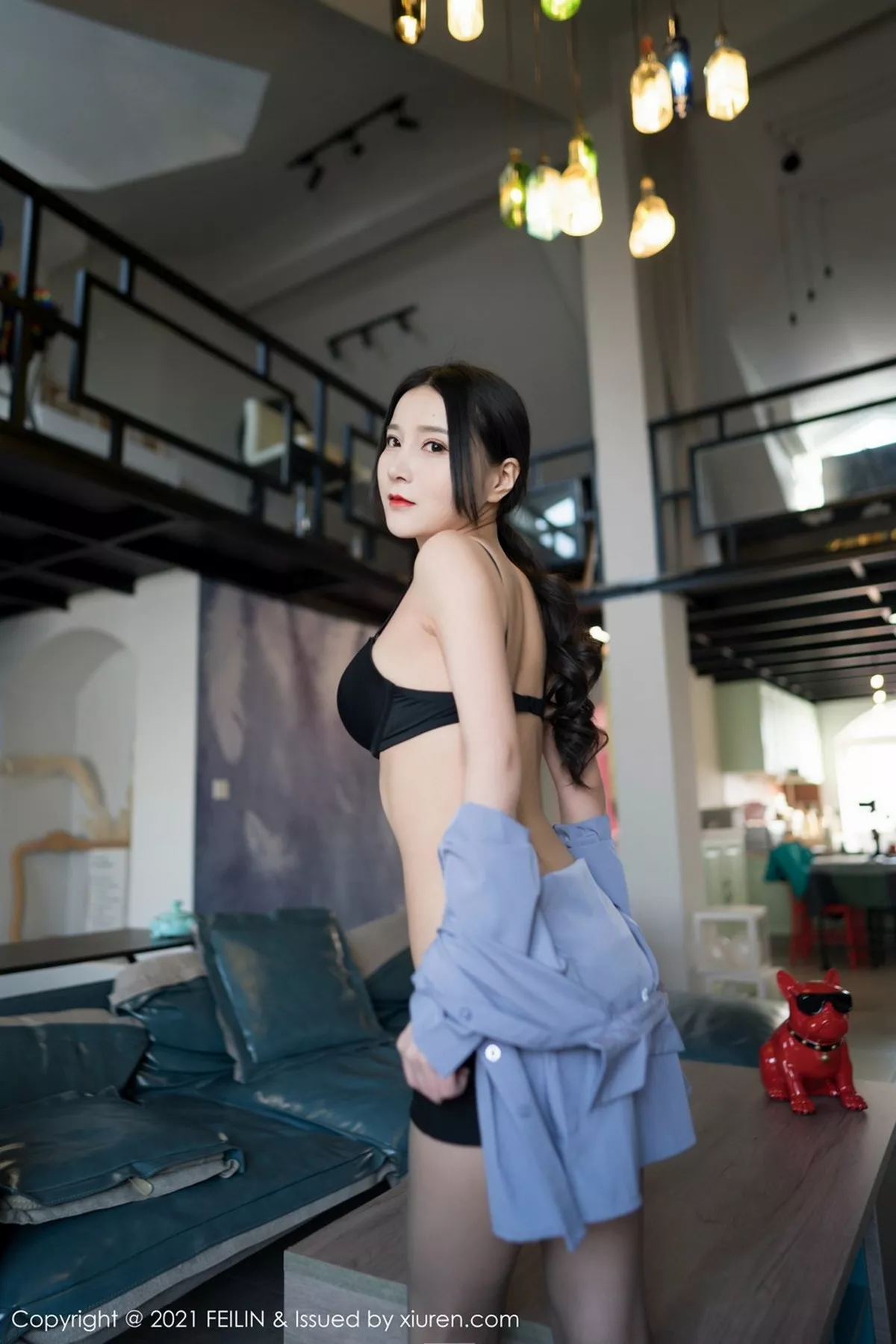 秀人集.com_[FeiLin嗲囡囡]VOL.369_嫩模林煊煊职场秘书OL制服脱衬衣露性感黑色内衣诱惑写真44P