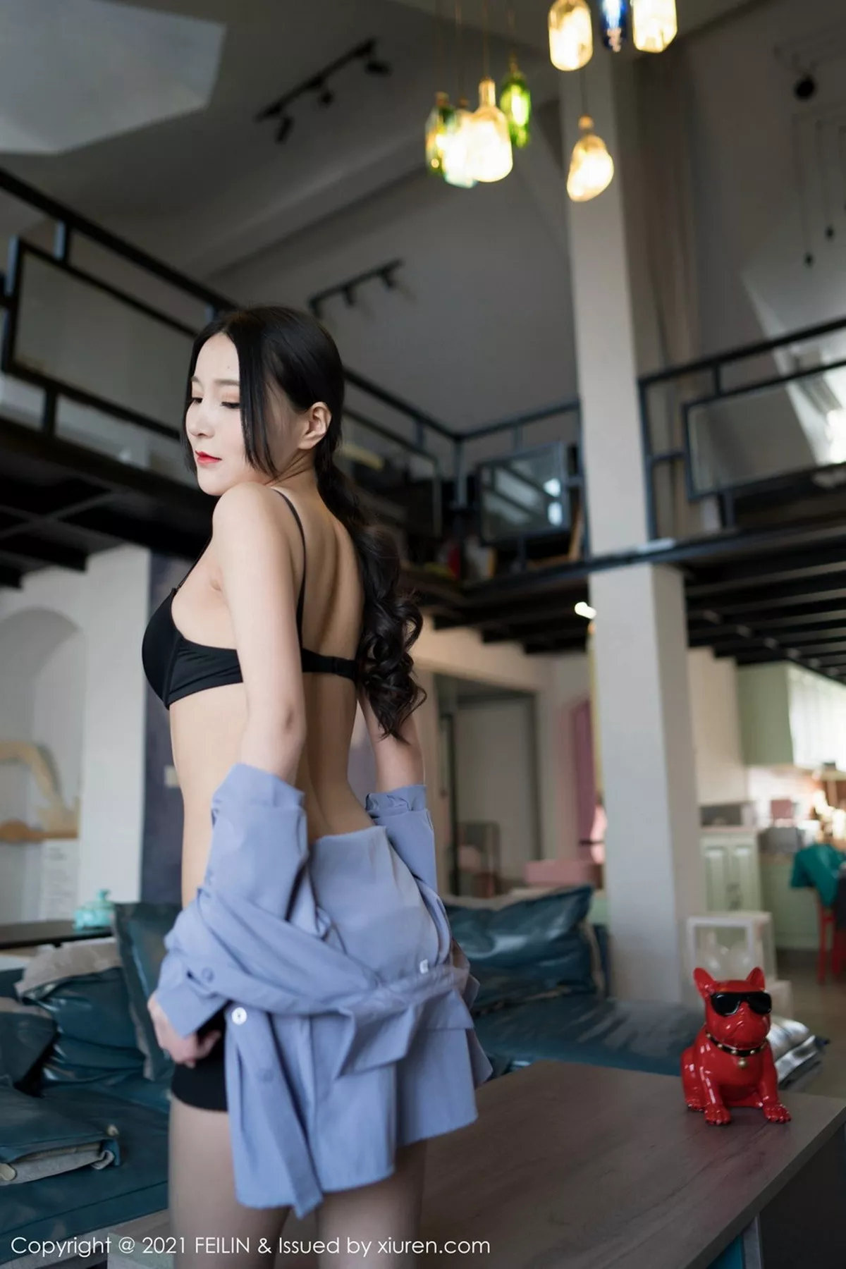 秀人集.com_[FeiLin嗲囡囡]VOL.369_嫩模林煊煊职场秘书OL制服脱衬衣露性感黑色内衣诱惑写真44P