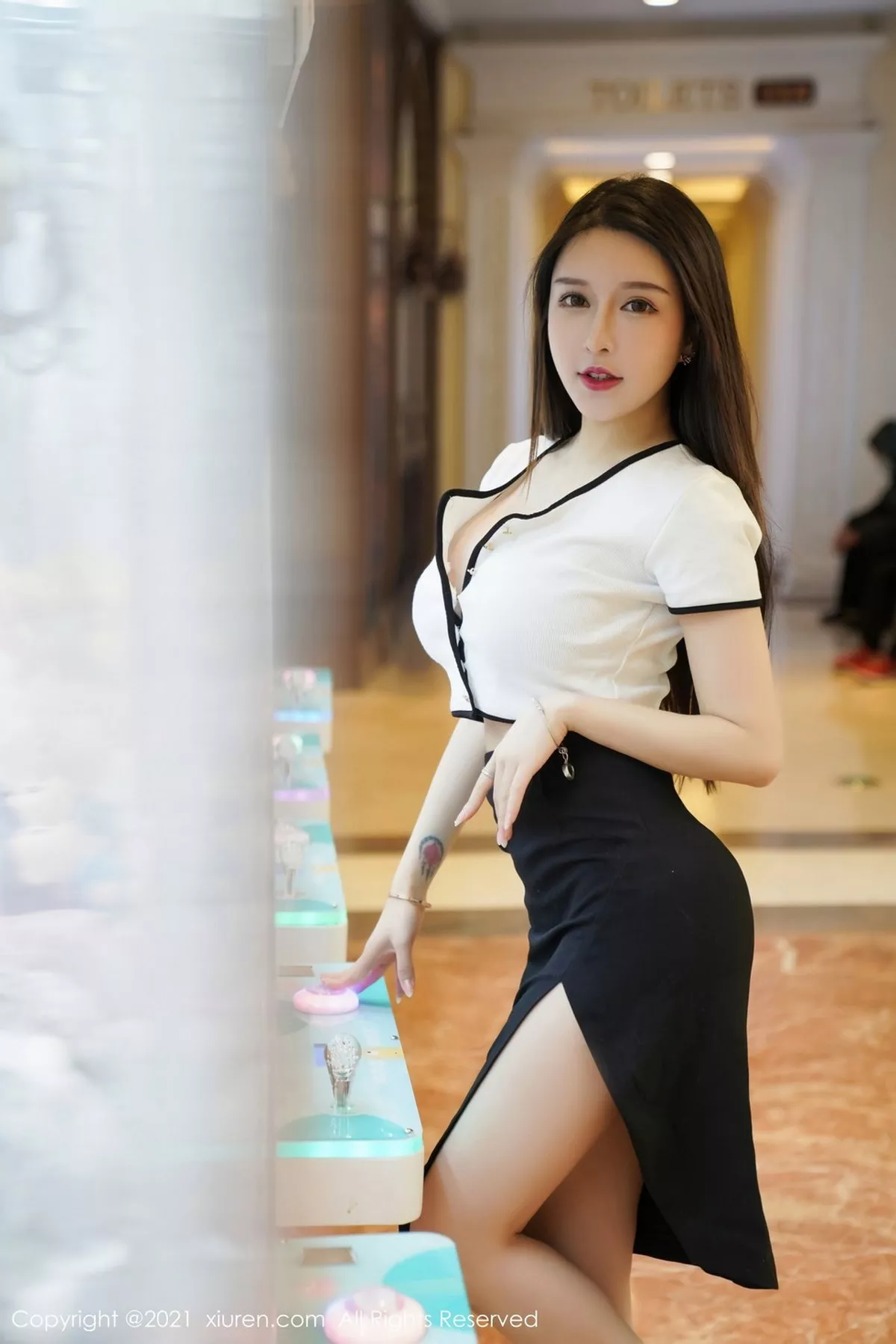 秀人集.com_[XiuRen秀人网]No.3023_嫩模玉兔miki私房半脱露性感黑色内衣配黑丝裤袜诱惑写真70P