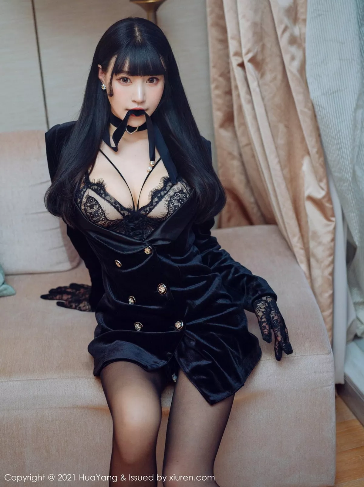 秀人集.com_[HuaYang花漾]Vol.355_女神朱可儿Flower厦门旅拍私房黑色蕾丝情趣内衣惹火诱惑写真51P