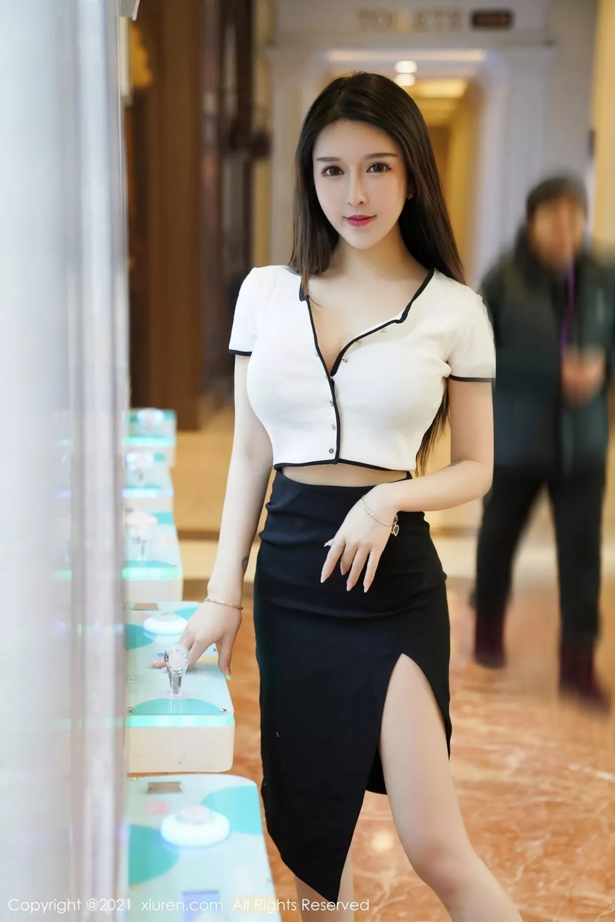 秀人集.com_[XiuRen秀人网]No.3023_嫩模玉兔miki私房半脱露性感黑色内衣配黑丝裤袜诱惑写真70P