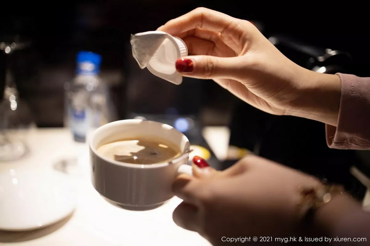 秀人集.com_[MyGirl美媛馆]Vol.483_女神绮里嘉ula粉色古典旗袍真空激凸超薄肉丝秀翘臀诱惑写真64P