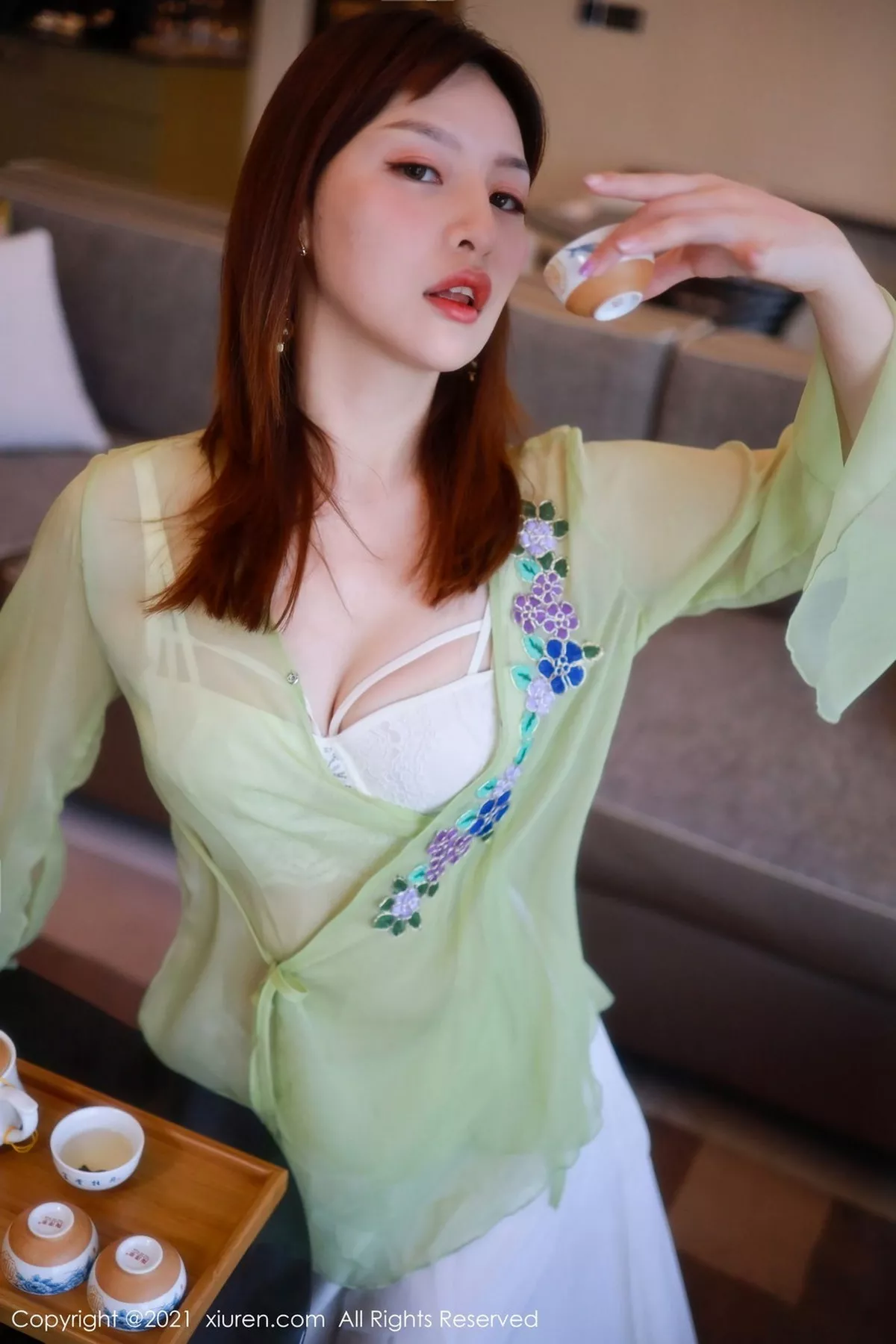 秀人集.com_[XiuRen秀人网]No.3029_嫩模小萱nacay广州旅拍浅绿色薄衫露无内肉丝裤袜诱惑写真58P