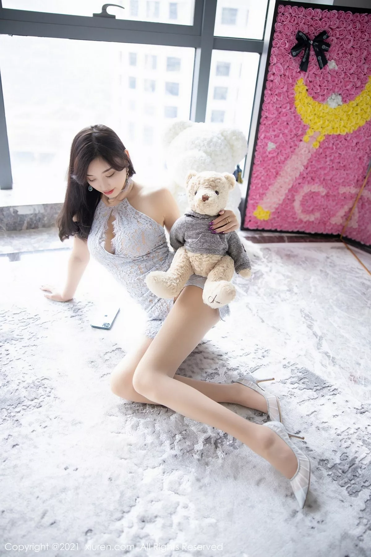 秀人集.com_[XiuRen秀人网]No.3094_女神杨晨晨sugar精致镂空吊裙配肉丝裤袜秀完美身材诱惑写真80P