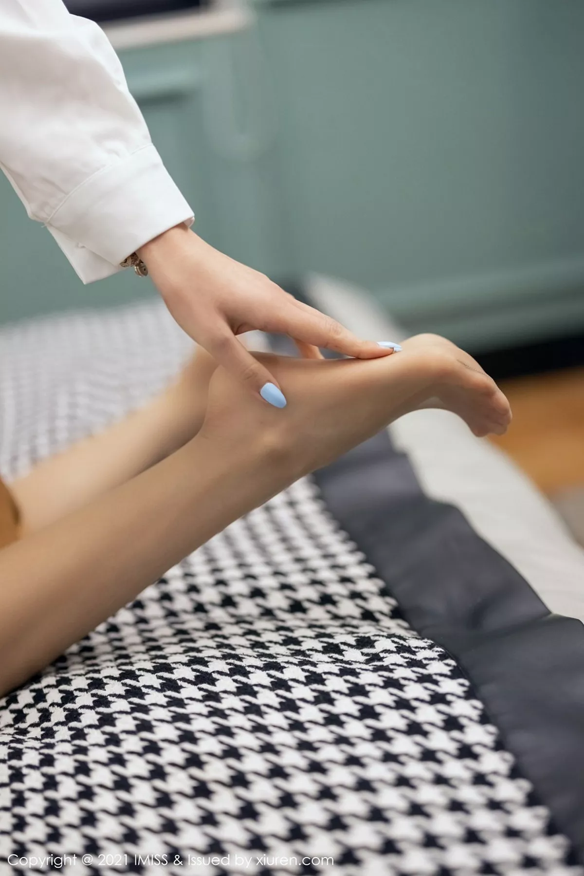 秀人集.com_[IMISS爱蜜社]Vol.550_女神小狐狸Kathryn脱白衬衫露性感蕾丝内衣秀完美身材诱惑写真74P