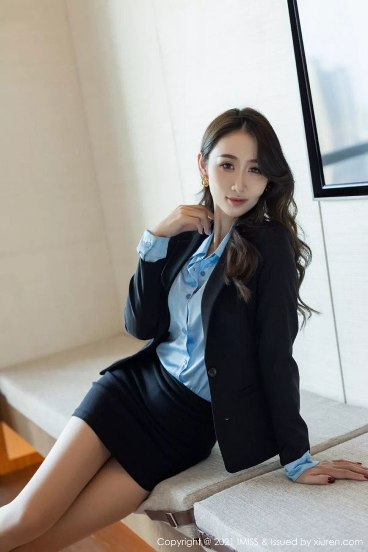 秀人集.com_[IMISS爱蜜社]Vol.554_嫩模萌白酱职业装OL主题性感衬衣配肉丝裤袜完美诱惑写真72P