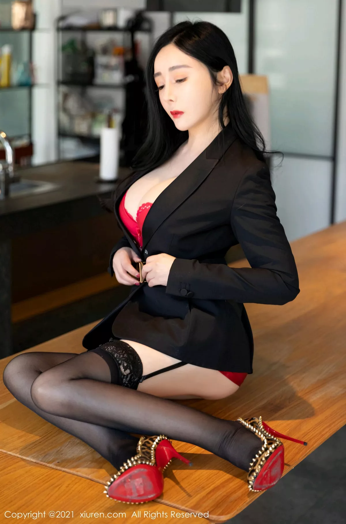 秀人集.com_[XiuRen秀人网]No.3148_女神允爾元宵节剧情主题猩红内衣配蕾丝吊袜秀丰乳肥臀诱惑写真58P