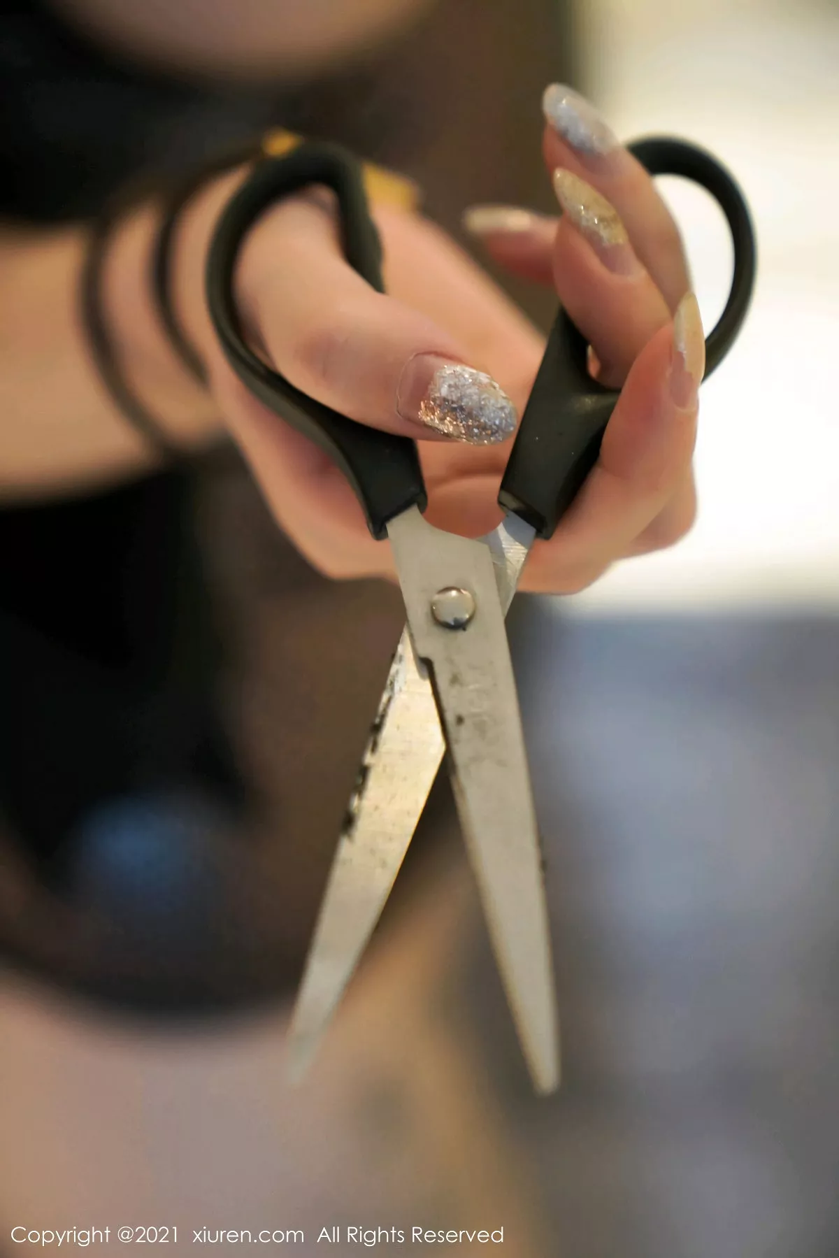 秀人集.com_[XiuRen秀人网]No.3147_女神凯竹黑色轻薄鳞片服饰配黑丝裤袜秀丰腴有致身材诱惑写真75P