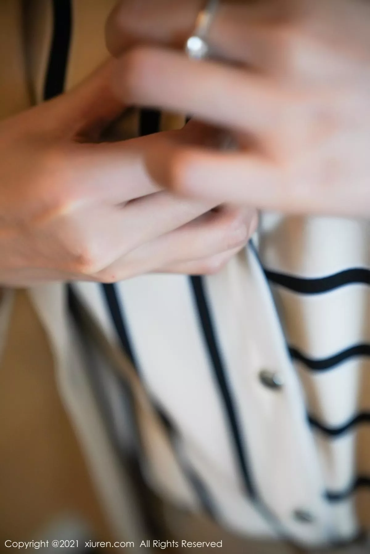 秀人集.com_[XiuRen秀人网]No.3150_嫩模文芮jeninfer典雅职场OL主题半脱露开档黑丝裤袜秀翘臀诱惑写真58P