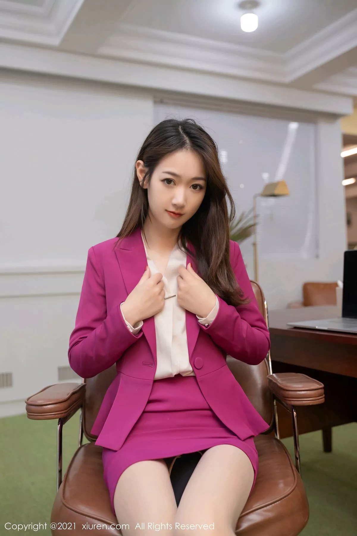 秀人集.com_[XiuRen秀人网]No.3156_嫩模唐安琪红色秘书制服主题半脱露性感内衣秀苗条身材诱惑写真80P