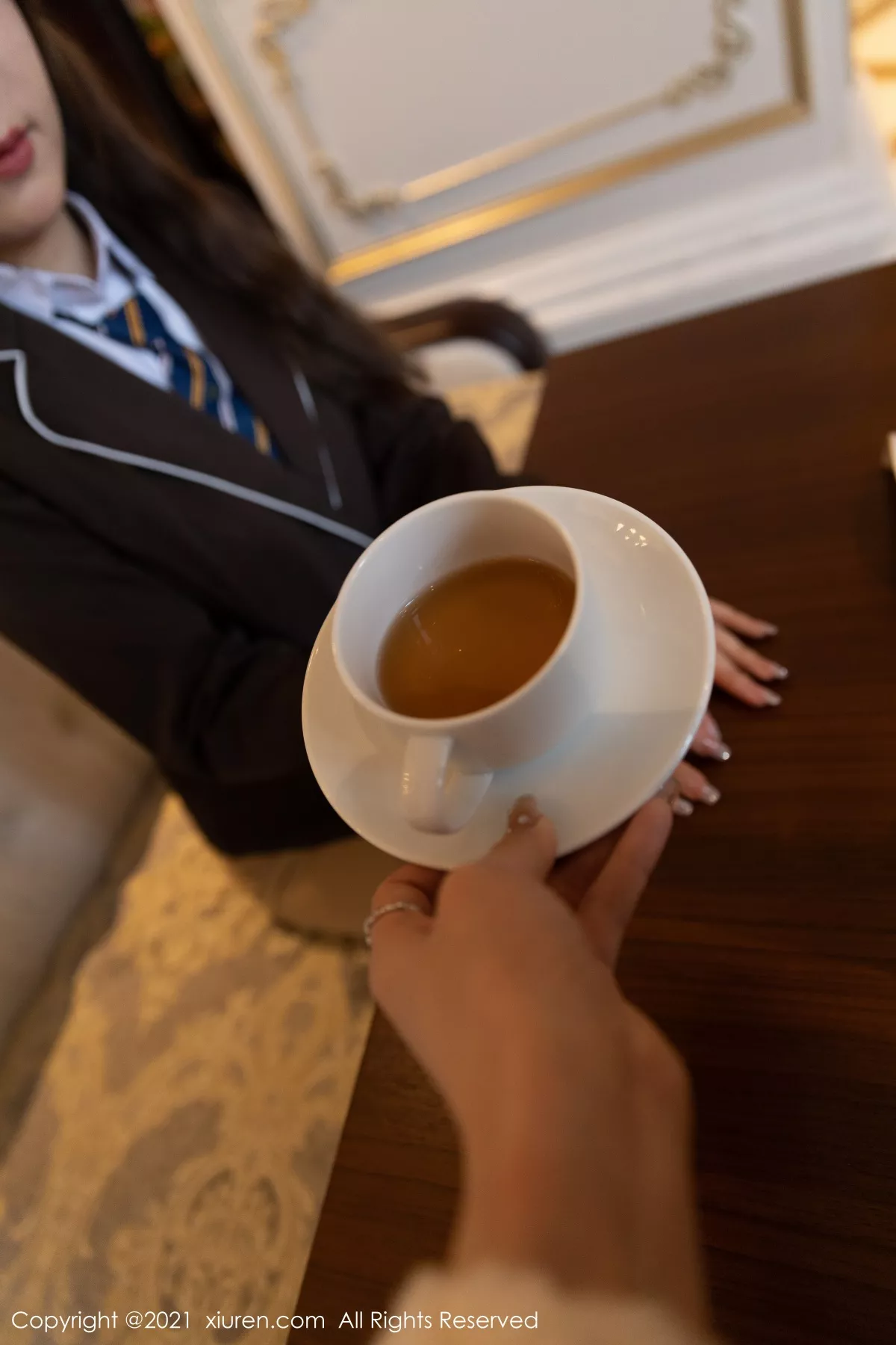 秀人集.com_[XiuRen秀人网]No.3176_女神王雨纯厦门旅拍下午茶主题酒店剧情循序渐进发展诱惑写真70P