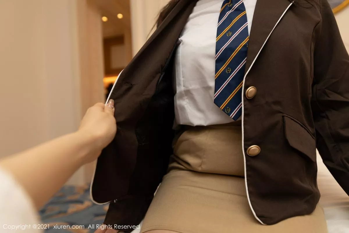 秀人集.com_[XiuRen秀人网]No.3176_女神王雨纯厦门旅拍下午茶主题酒店剧情循序渐进发展诱惑写真70P