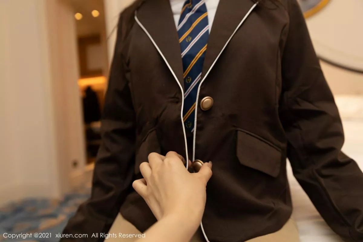 秀人集.com_[XiuRen秀人网]No.3176_女神王雨纯厦门旅拍下午茶主题酒店剧情循序渐进发展诱惑写真70P