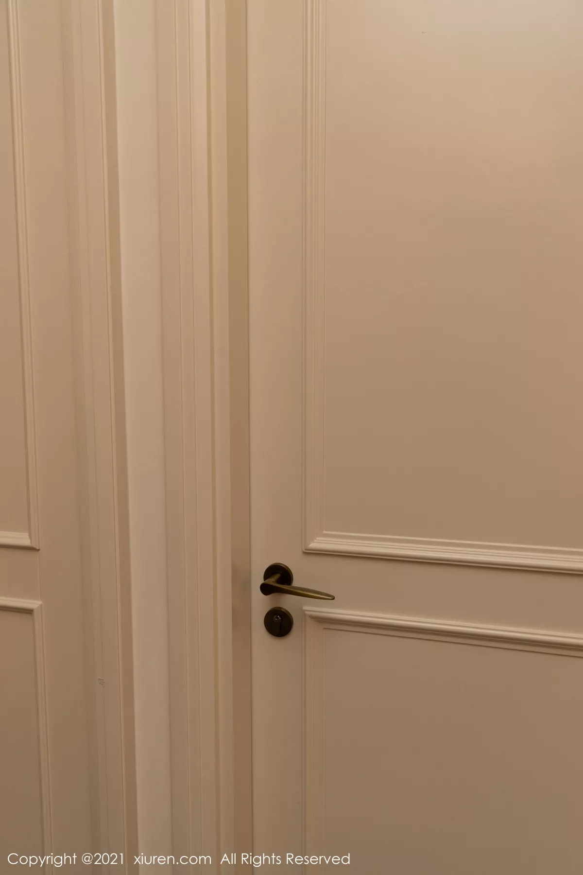 秀人集.com_[XiuRen秀人网]No.3176_女神王雨纯厦门旅拍下午茶主题酒店剧情循序渐进发展诱惑写真70P