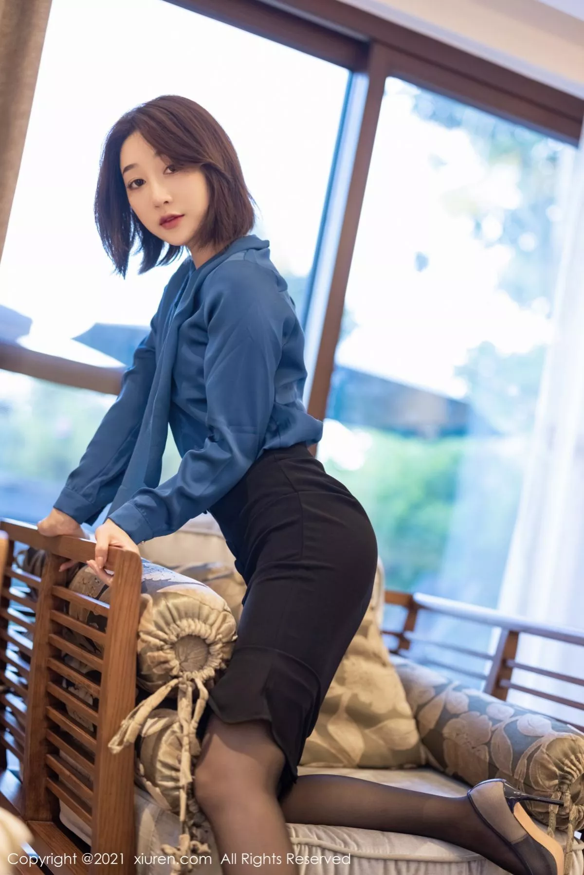 秀人集.com_[XiuRen秀人网]No.3182_嫩模九月生职场秘书OL制服主题超薄黑丝裤袜秀翘臀诱惑写真47P