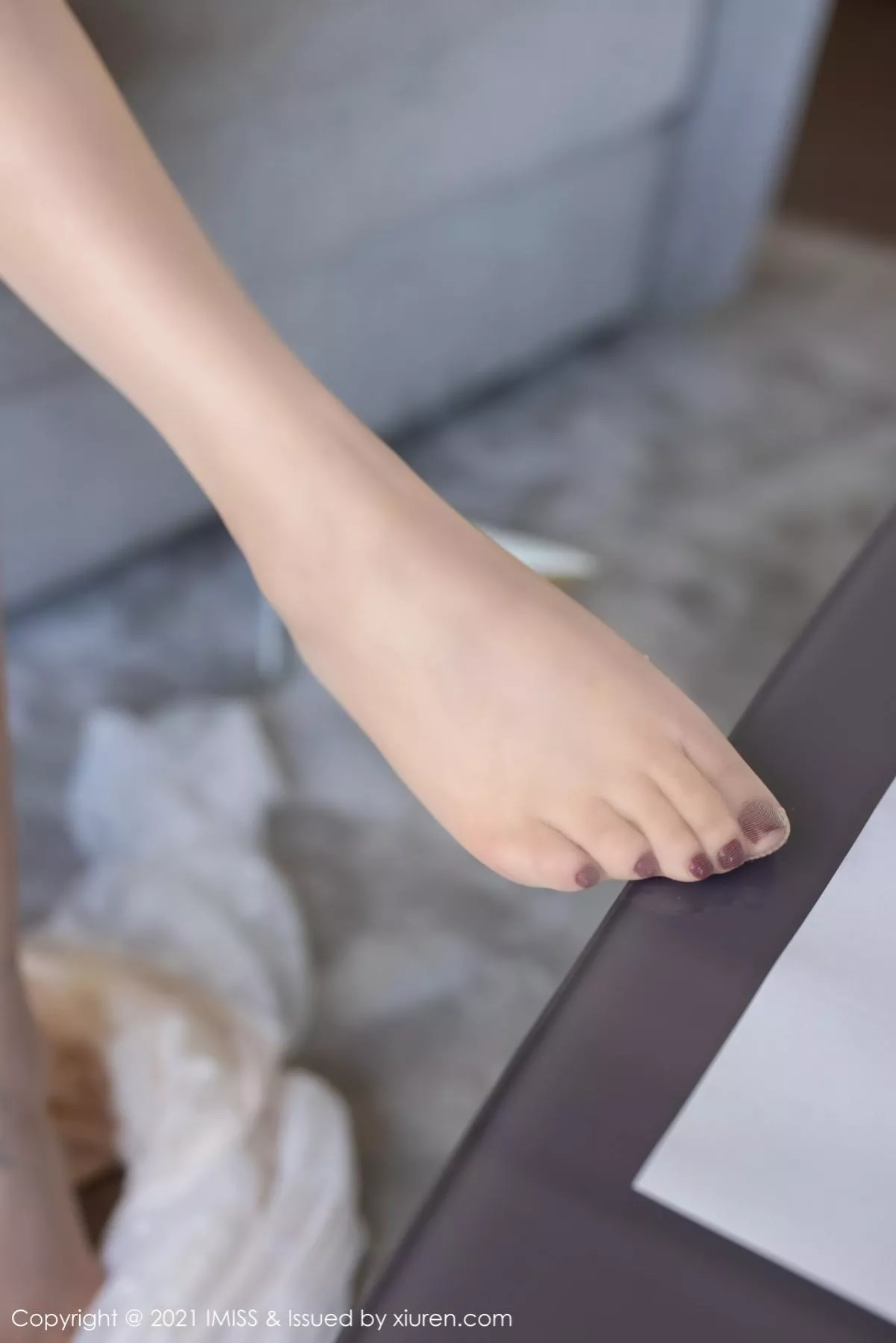 秀人集.com_[IMISS爱蜜社]Vol.560_气质女神Lavinia肉华丽明艳服饰半脱露丰满身材豪乳诱惑写真41P