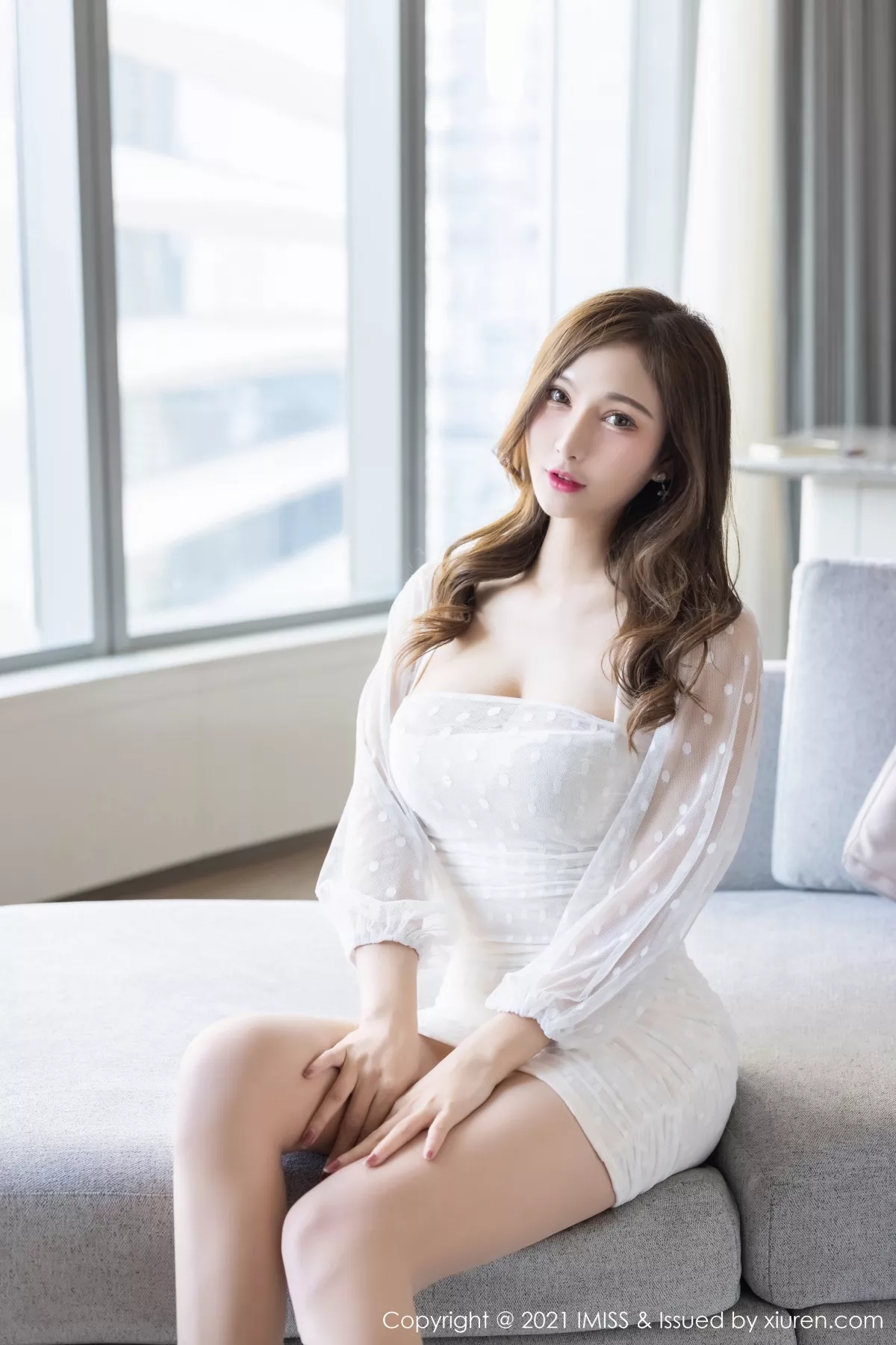 秀人集.com_[IMISS爱蜜社]Vol.560_气质女神Lavinia肉华丽明艳服饰半脱露丰满身材豪乳诱惑写真41P