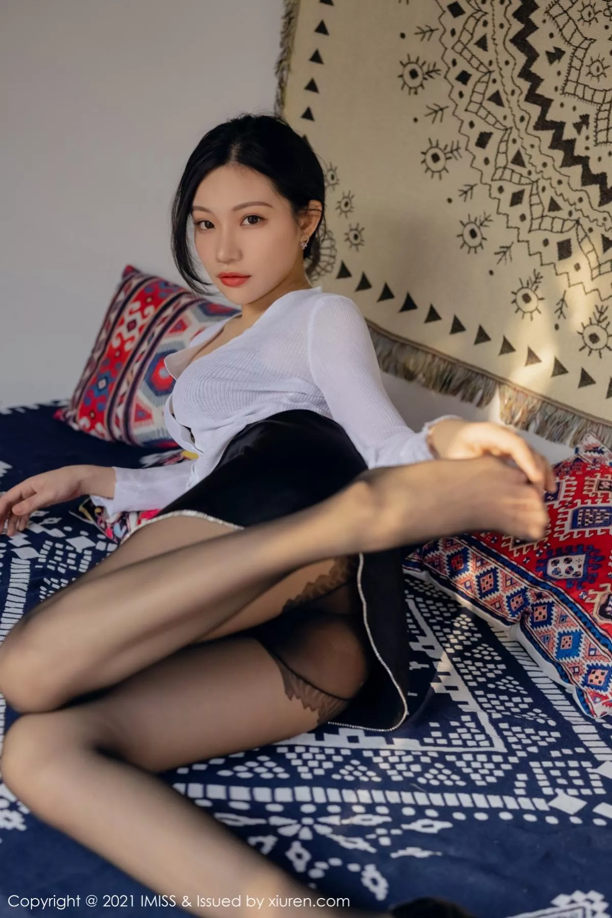 秀人集.com_[IMISS爱蜜社]Vol.562_女神小狐狸Kathryn白衬衣配超薄黑丝裤袜秀翘臀美腿诱惑写真58P