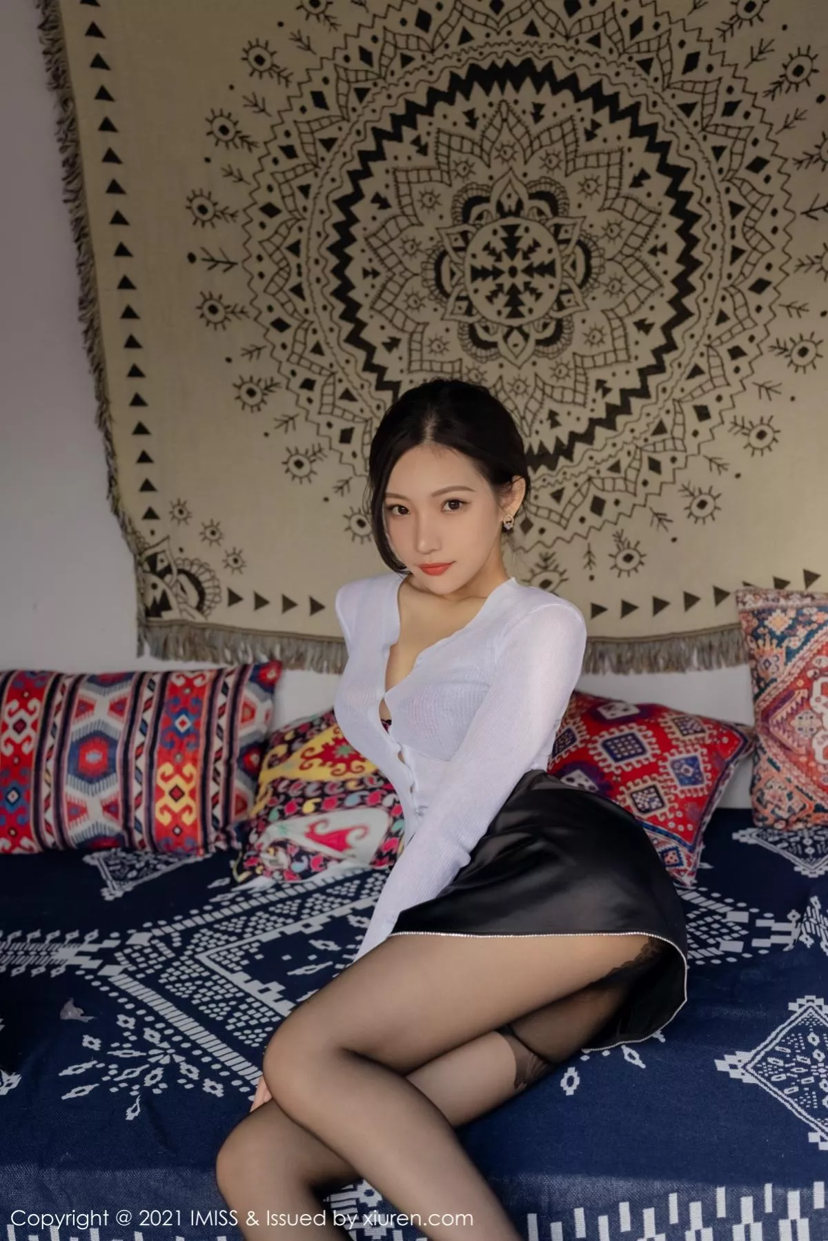 秀人集.com_[IMISS爱蜜社]Vol.562_女神小狐狸Kathryn白衬衣配超薄黑丝裤袜秀翘臀美腿诱惑写真58P