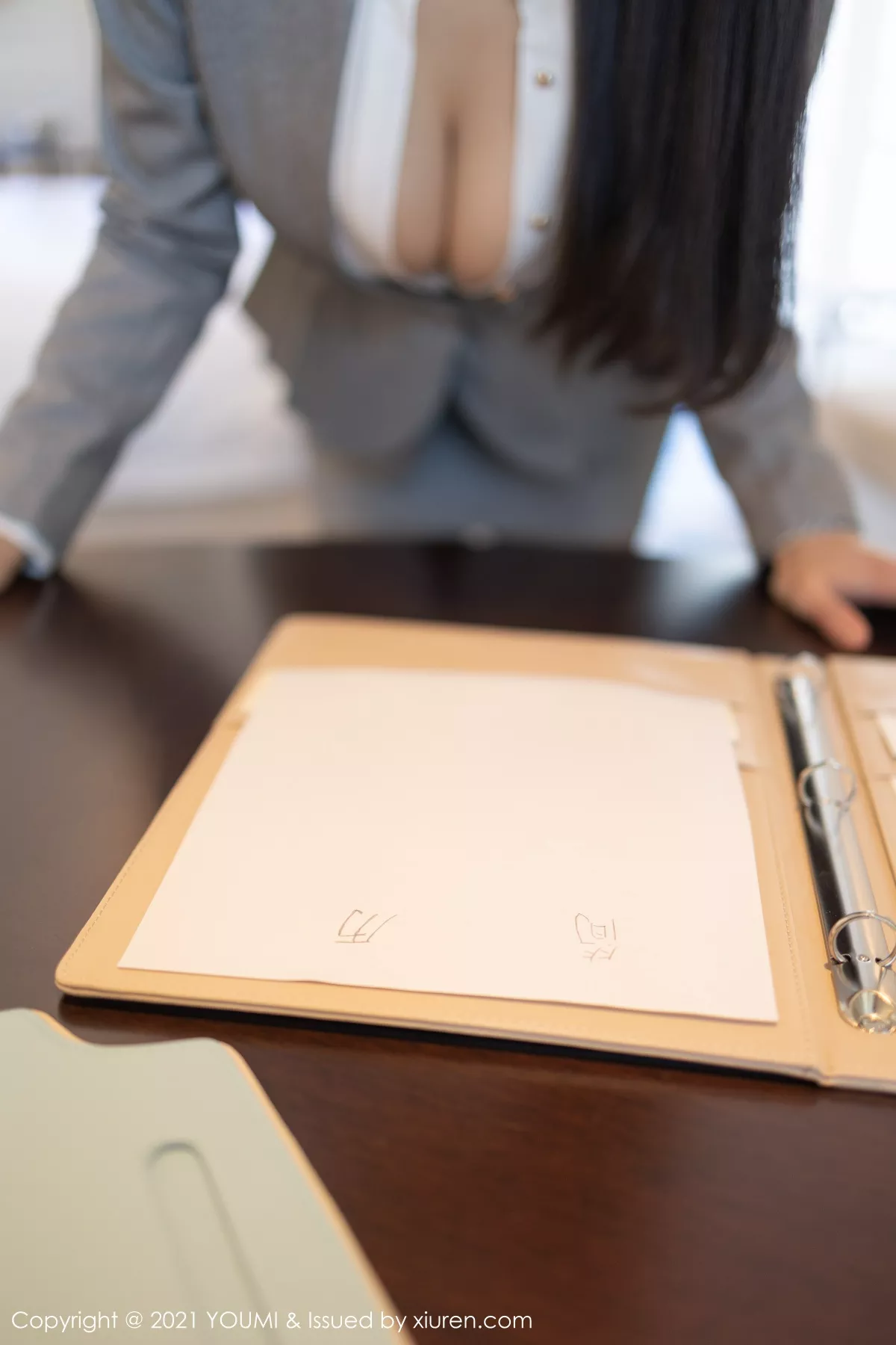 秀人集.com_[YouMi尤蜜荟]Vol.613_女神朱可儿Flower厦门旅拍应聘模特剧情主题职场制服诱惑写真62P