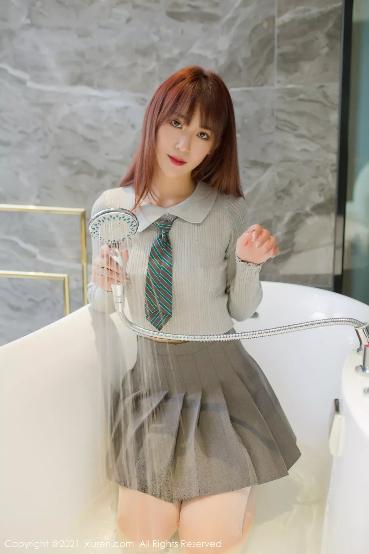 秀人集.com_[XiuRen秀人网]No.3199_嫩模周慕汐baby私房浴缸里脱性感JK制服露火辣身材诱惑写真56P