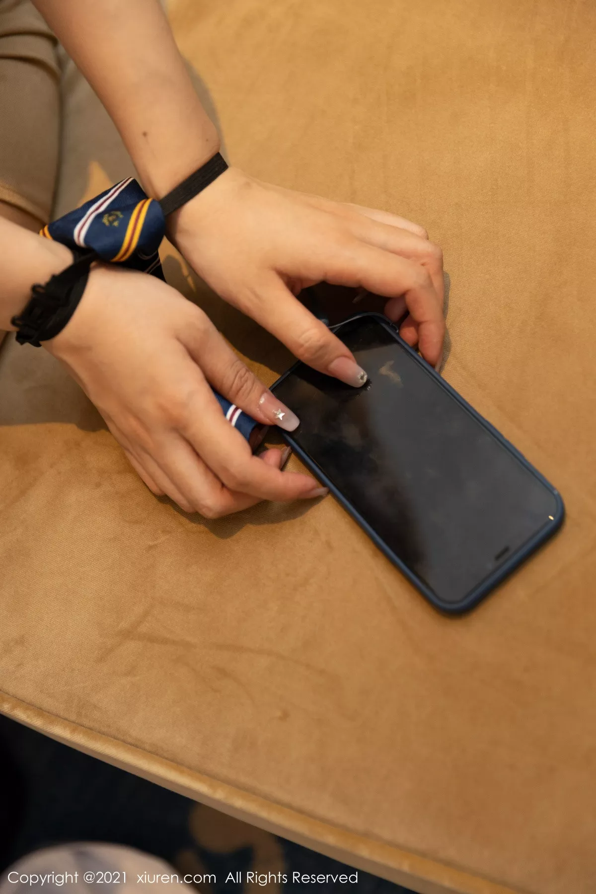 秀人集.com_[XiuRen秀人网]No.3220_女神王雨纯厦门旅拍下午茶主题后续半脱露开档肉丝裤袜诱惑写真53P