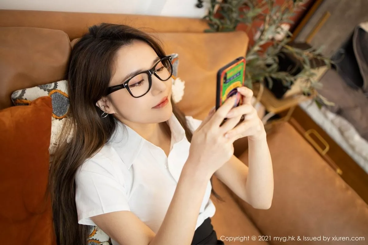 秀人集.com_[MyGirl美媛馆]Vol.489_嫩模鱼子酱Fish私房借酒消愁主题黑短裙配黑丝秀翘臀诱惑写真108P