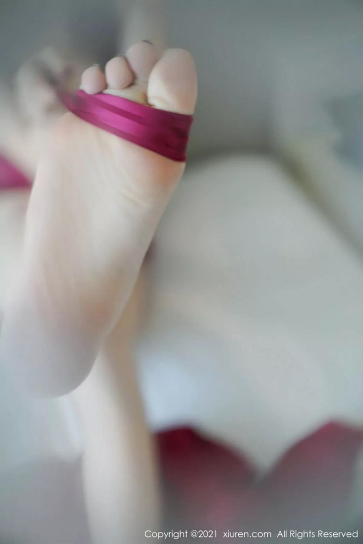 秀人集.com_[XiuRen秀人网]No.3110_嫩模芝芝Booty澳门旅拍睡衣女友视觉红色丁字裤秀翘臀诱惑写真88P