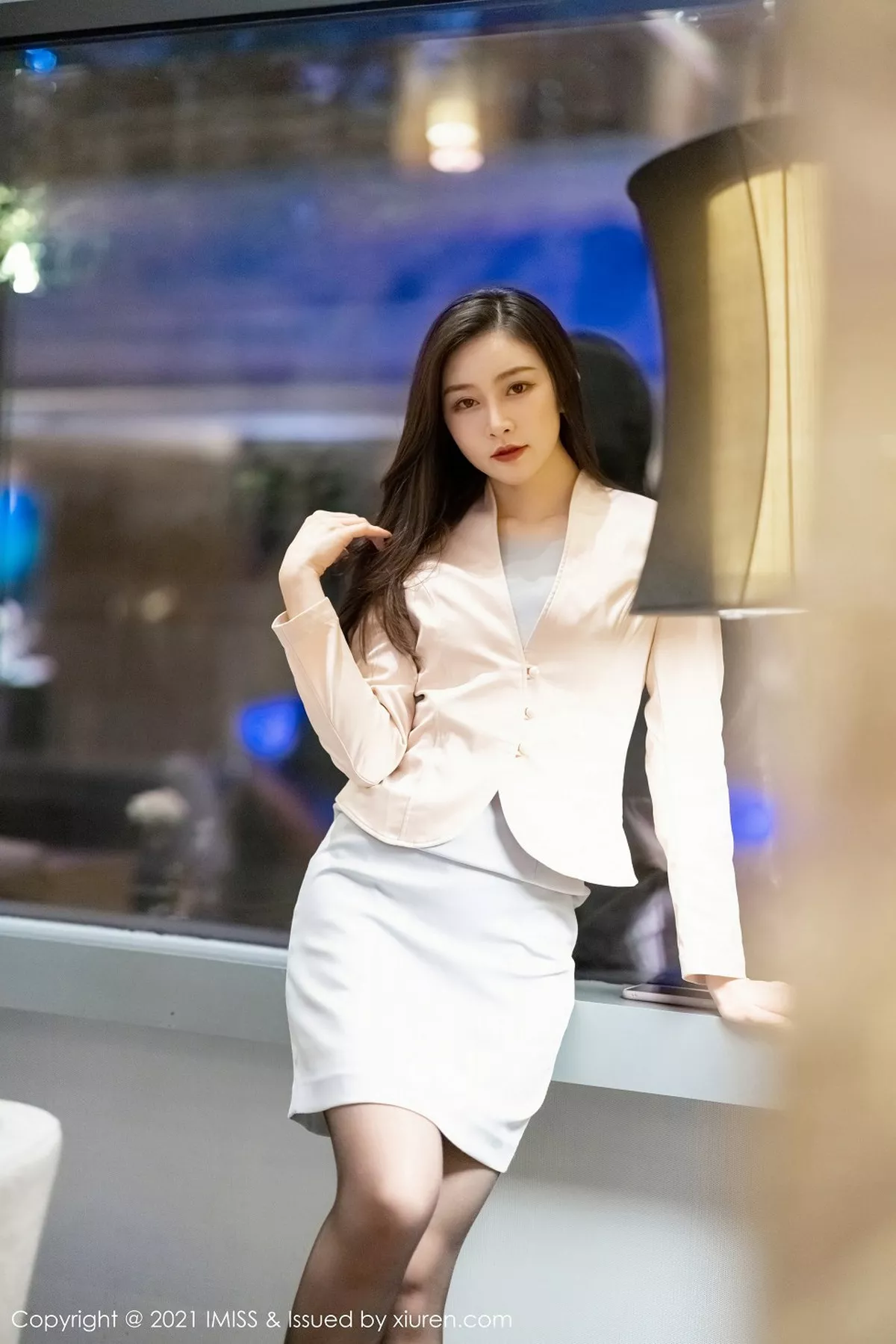 秀人集.com_[IMISS爱蜜社]Vol.552_气质美女Vanessa典雅职场OL主题私房黑丝吊袜极致魅惑写真63P