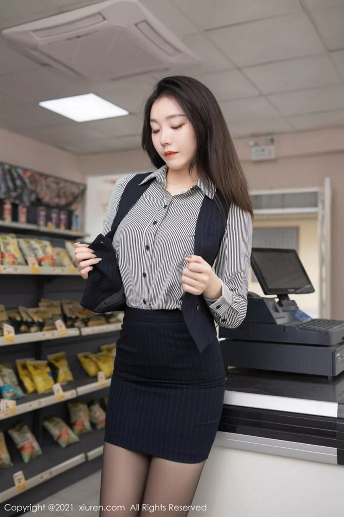秀人集.com_[XiuRen秀人网]No.3123_嫩模安然Maleah便利店职员主题脱条纹衬衫露蕾丝内衣完美诱惑写真75P