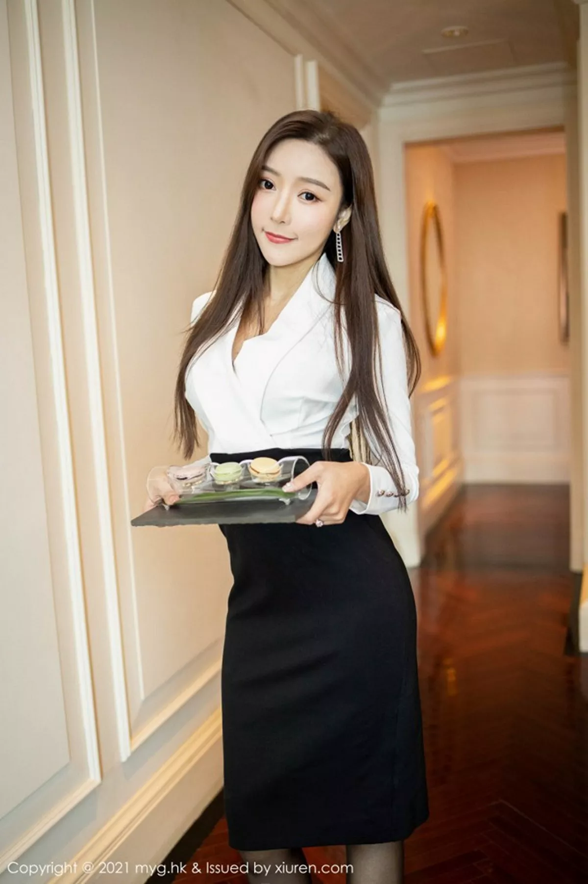 秀人集.com_[MyGirl美媛馆]Vol.492_女神王馨瑶yanni上司过生日主题黑裙下黑丝裤袜秀美腿诱惑写真88P