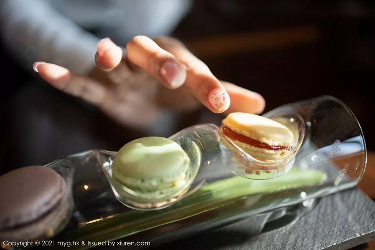 秀人集.com_[MyGirl美媛馆]Vol.492_女神王馨瑶yanni上司过生日主题黑裙下黑丝裤袜秀美腿诱惑写真88P