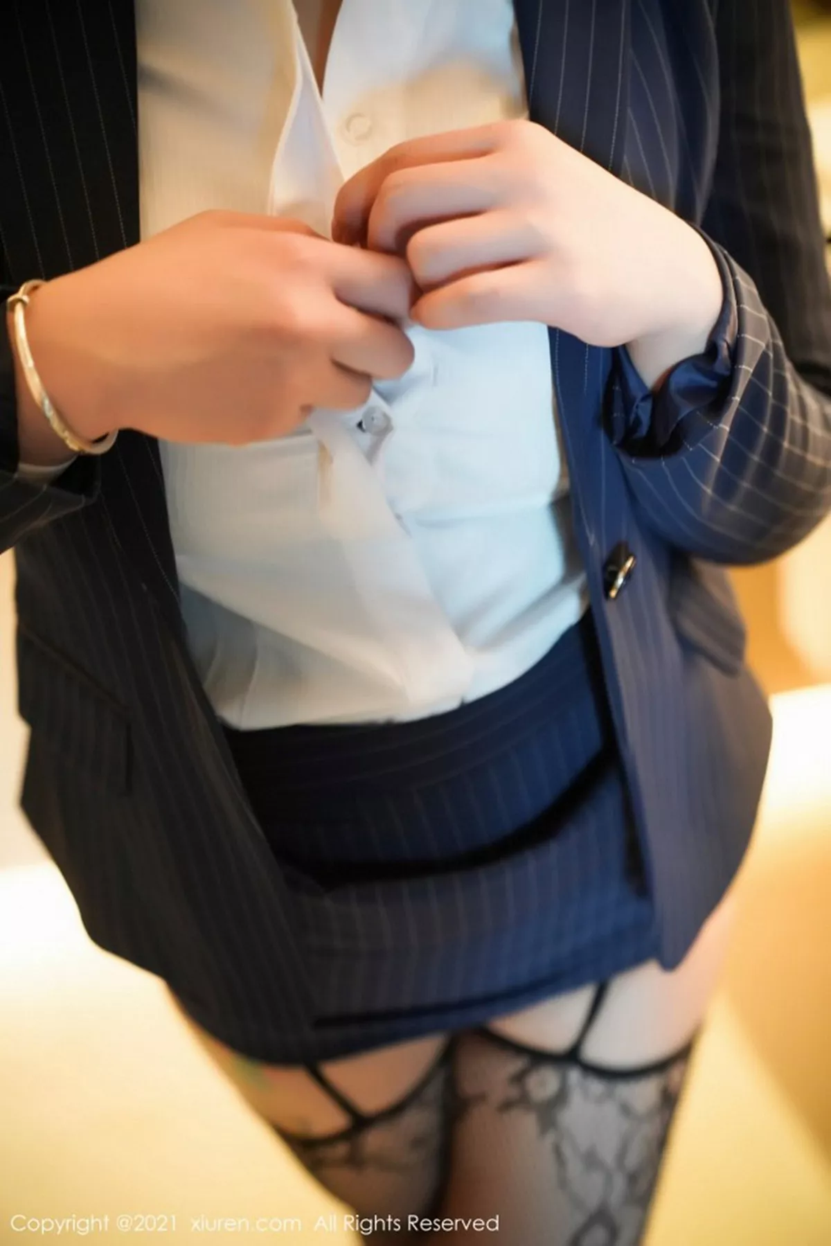 秀人集.com_[XiuRen秀人网]No.3124_嫩模姝姝不是妹妹职场制服OL主题镂空内衣配黑丝网袜魅惑写真64P