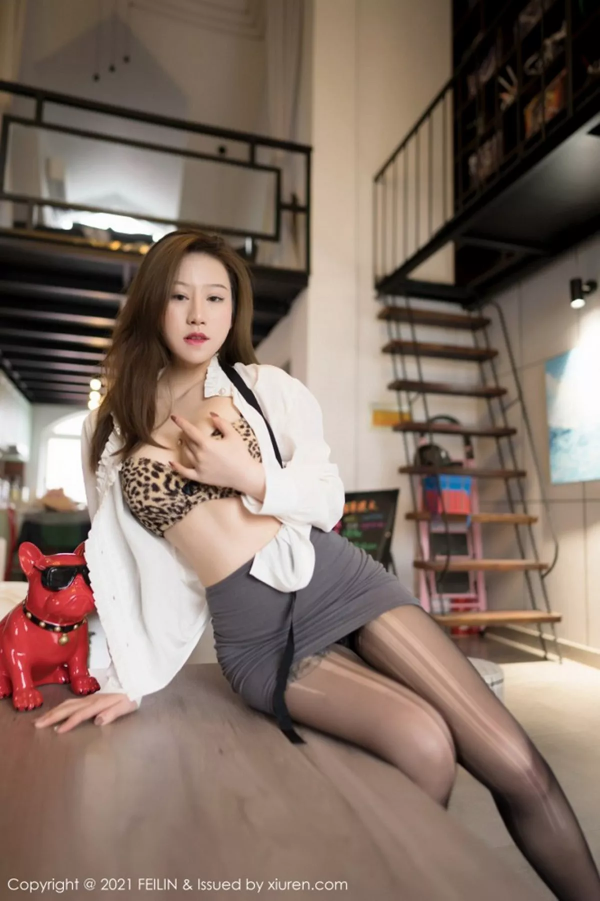 秀人集.com_[FeiLin嗲囡囡]VOL.375_嫩模张欣欣私房半脱露豹纹内衣破烂黑丝裤袜秀翘臀诱惑写真42P