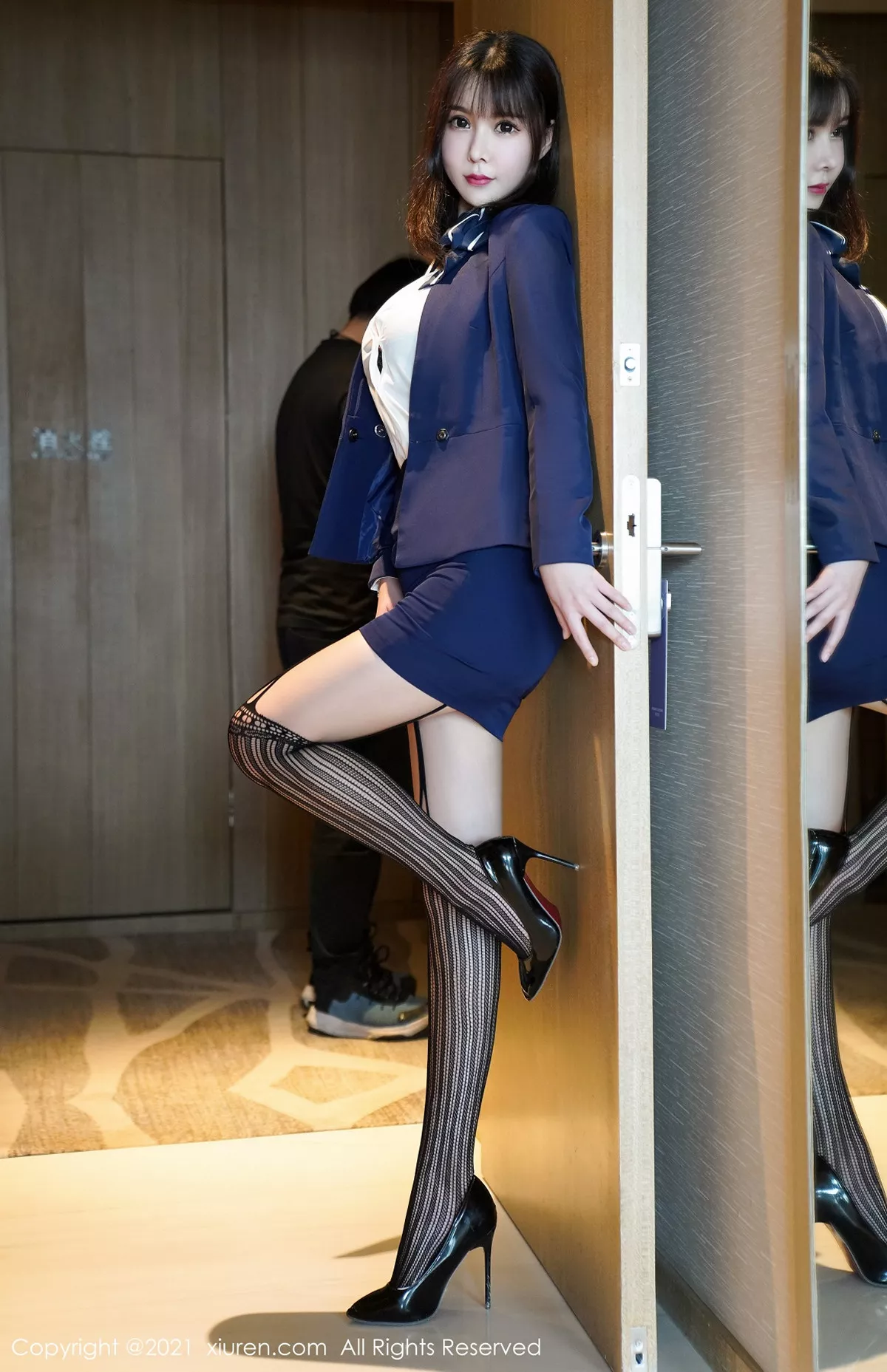 秀人集.com_[XiuRen秀人网]No.3221_嫩模晓鱼酱酒店前台剧情主题私房半脱露傲人豪乳撩人诱惑写真102P