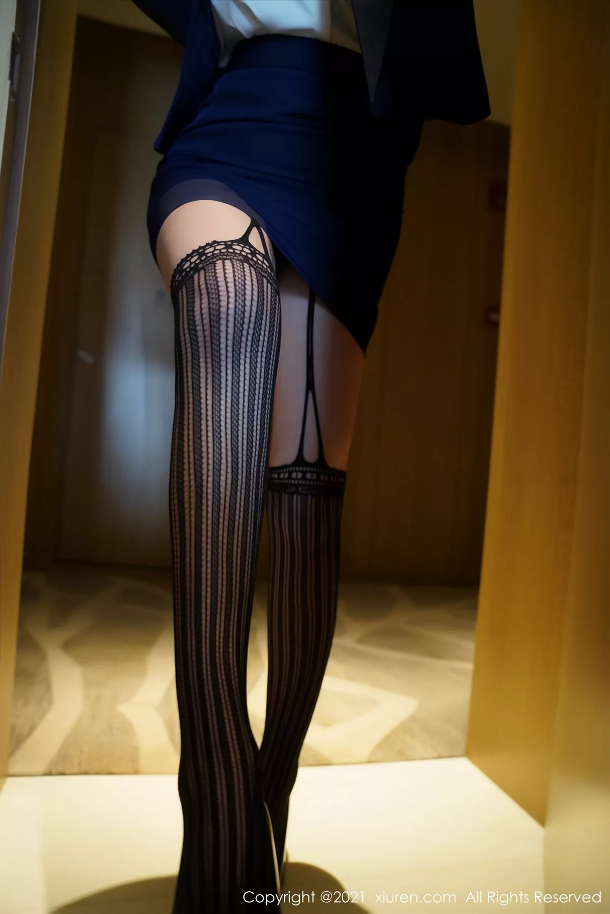 秀人集.com_[XiuRen秀人网]No.3221_嫩模晓鱼酱酒店前台剧情主题私房半脱露傲人豪乳撩人诱惑写真102P