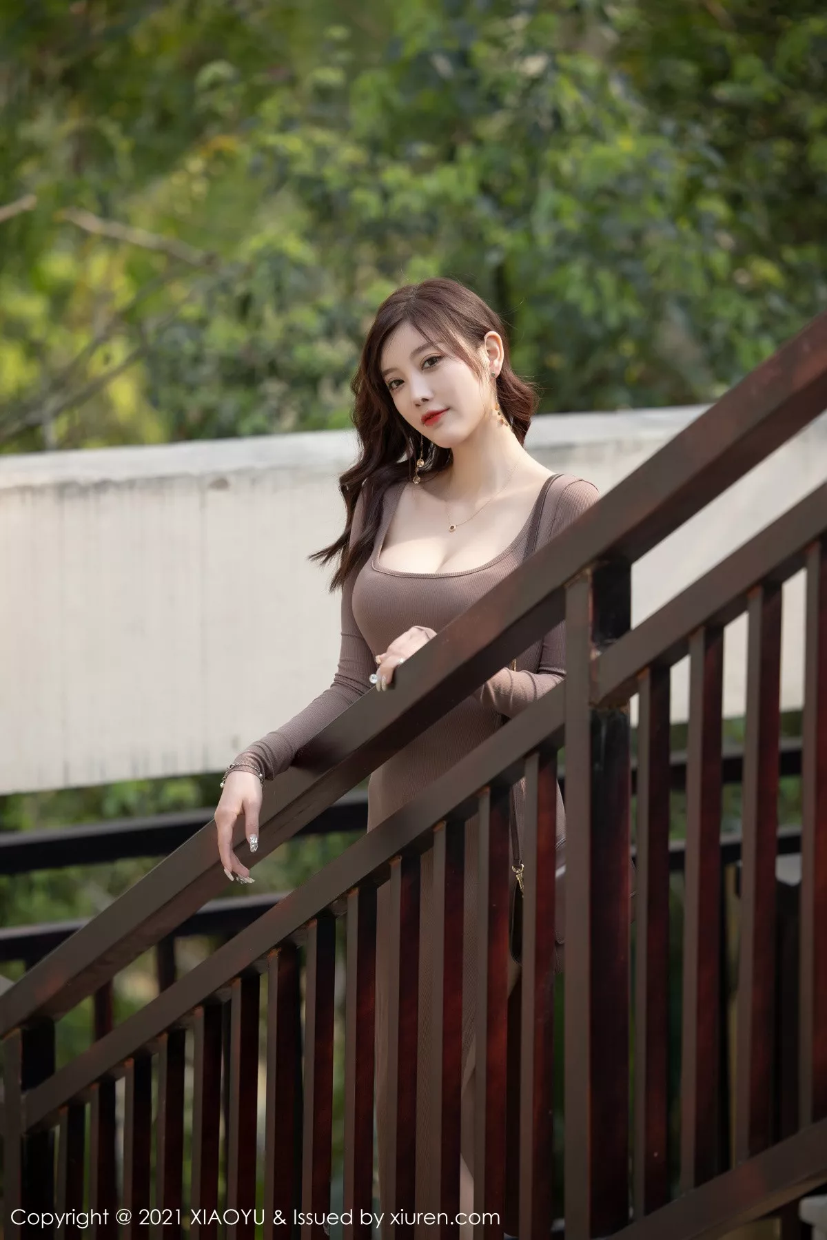 秀人集.com_[XiaoYu画语界]Vol.492_女神杨晨晨sugar西双版纳旅拍脱长裙露性感豹纹内衣诱惑写真64P