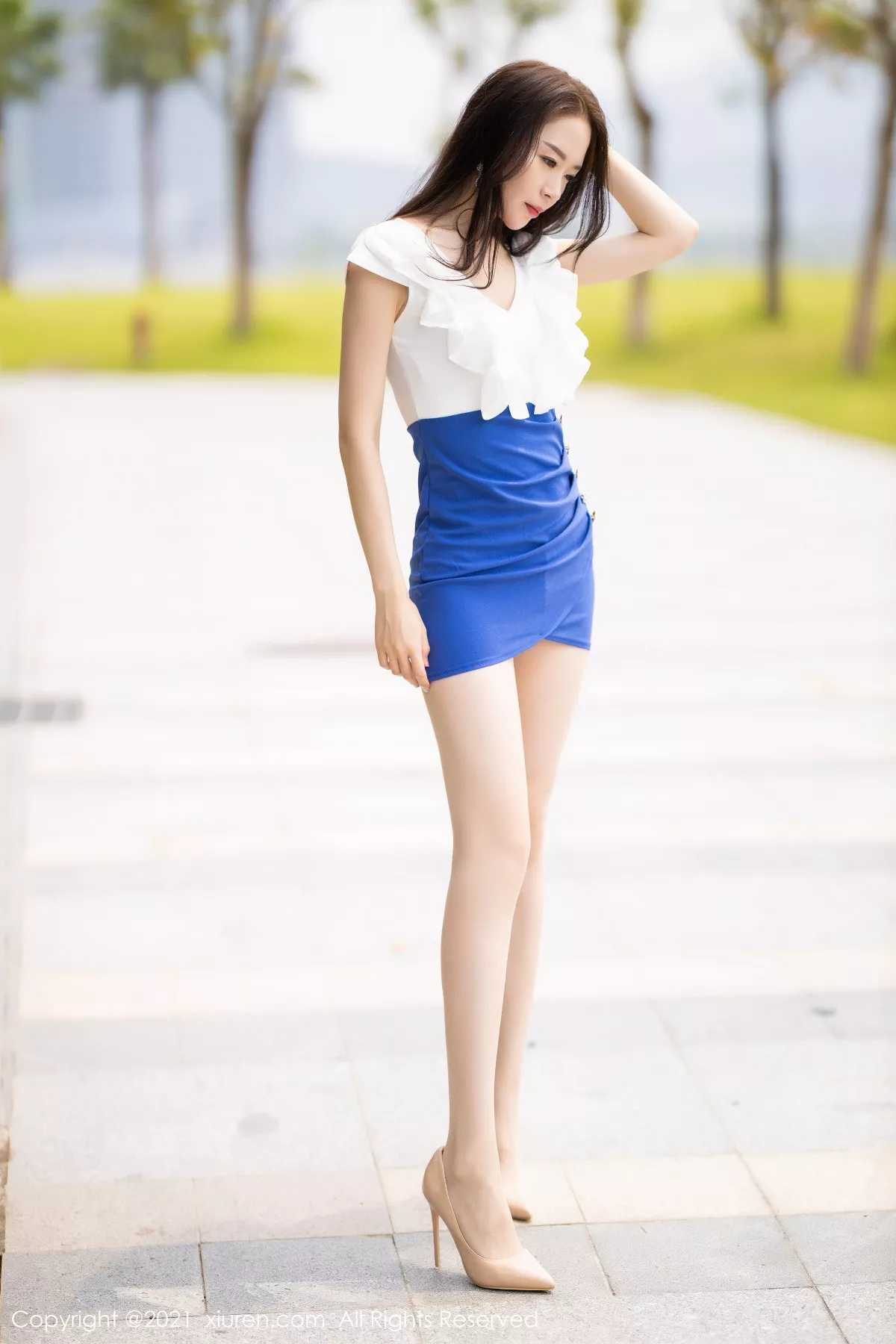 秀人集.com_[XiuRen秀人网]No.3228_嫩模梦心月海南旅拍短裙OL主题半脱露性感内衣肉丝裤袜诱惑写真71P