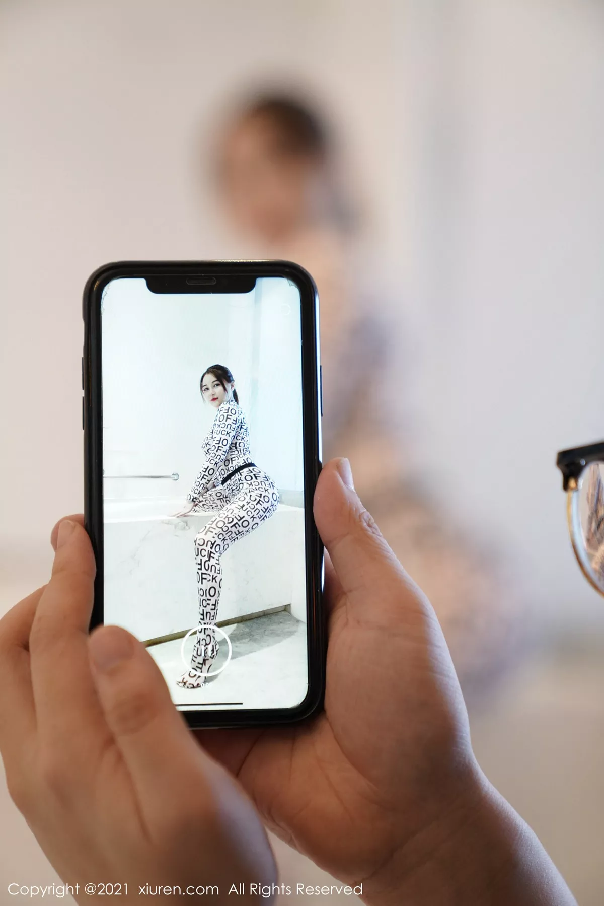 秀人集.com_[XiuRen秀人网]No.3225_女神凯竹私房性感紧身薄纱服饰半脱秀丰满身材火辣诱惑写真45P