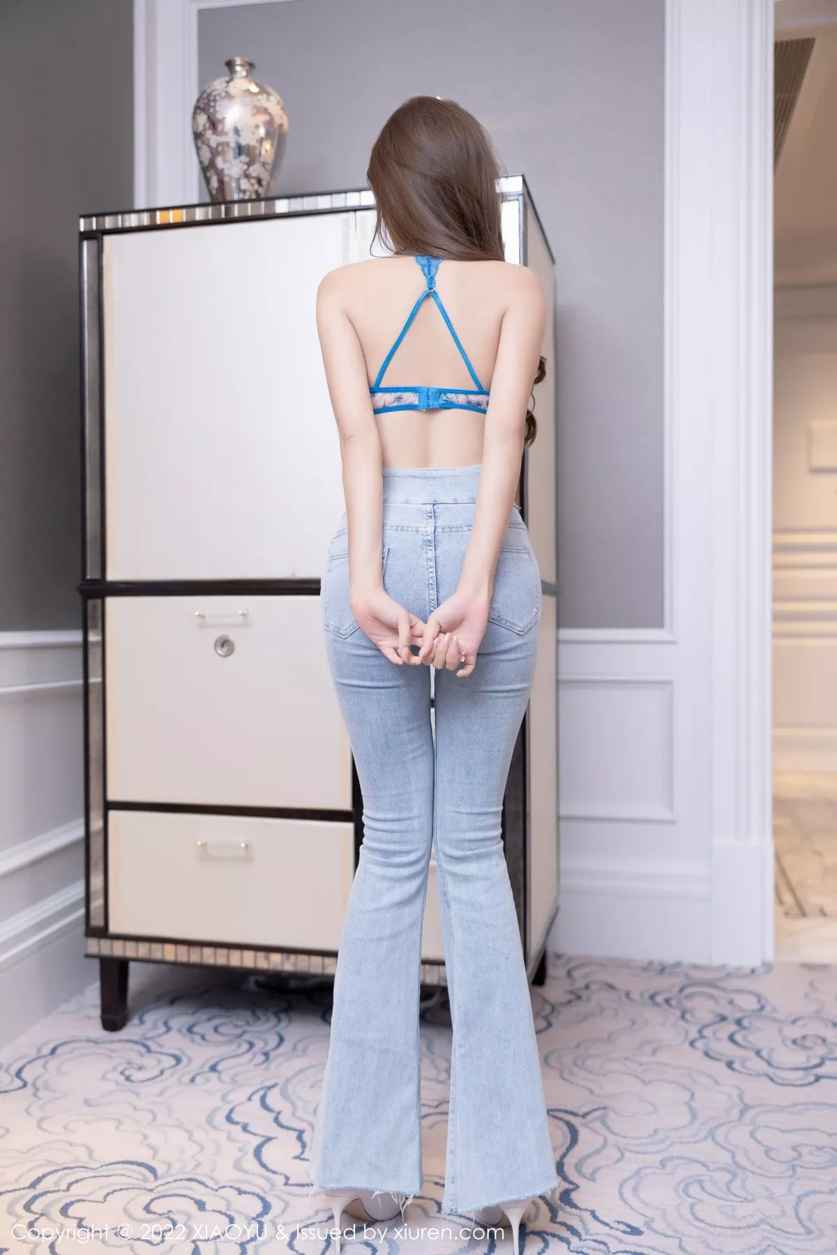 秀人集.com_[XiaoYu画语界]Vol.810_女神王馨瑶yanni私房性感蓝色蕾丝内衣配白丝吊袜极致诱惑写真83P