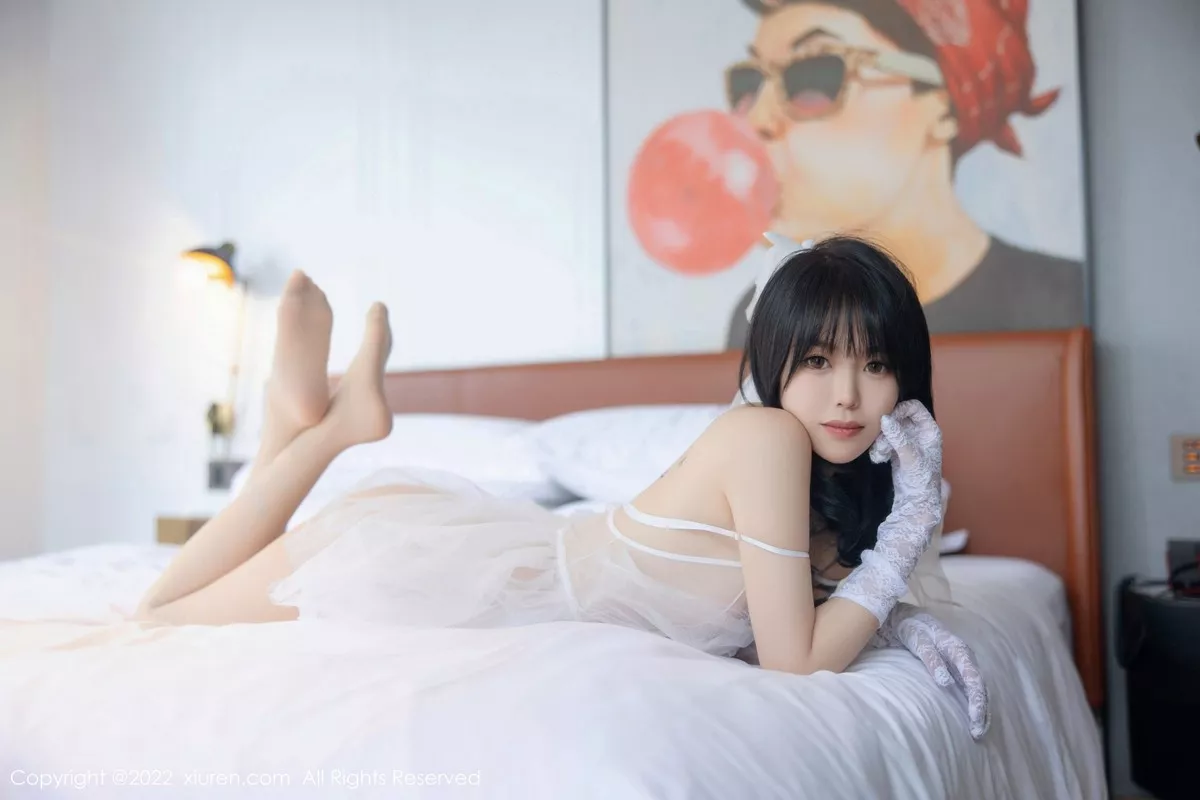 秀人集.com_[XiuRen秀人网]No.5212_模特奶瓶私房性感白色婚纱服饰配白色丝袜秀翘臀美腿诱惑写真89P