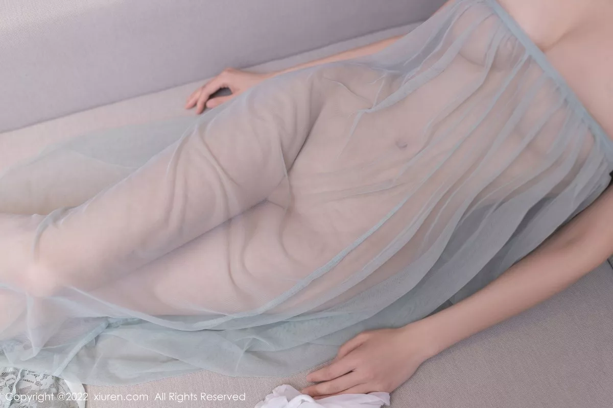 秀人集.com_[XiuRen秀人网]No.5213_模特陆萱萱广州-云南旅拍性感轻透薄纱连衣长裙撩人诱惑写真71P