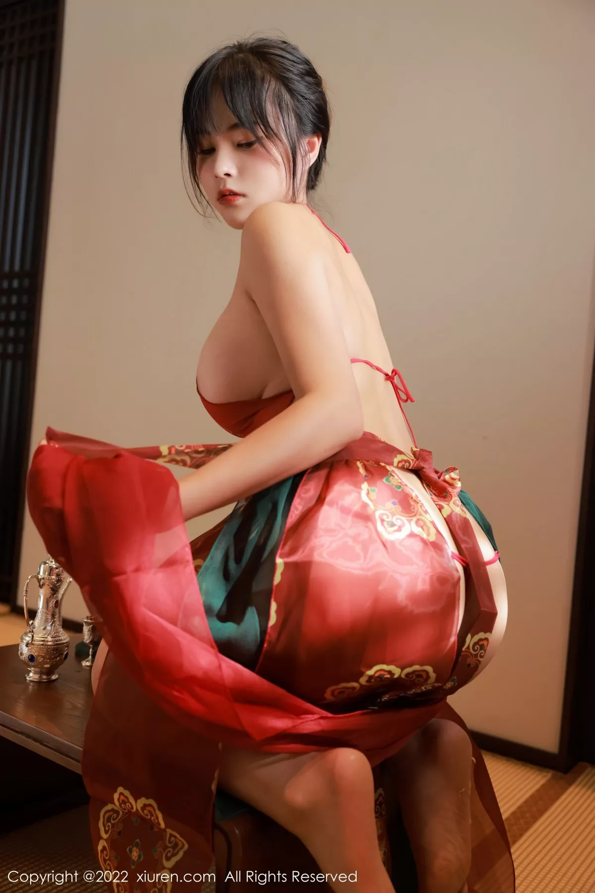 秀人集.com_[XiuRen秀人网]No.5222_模特奈沐子澳门旅拍室内场景红色轻透古装肚兜配丁字裤诱惑写真47P