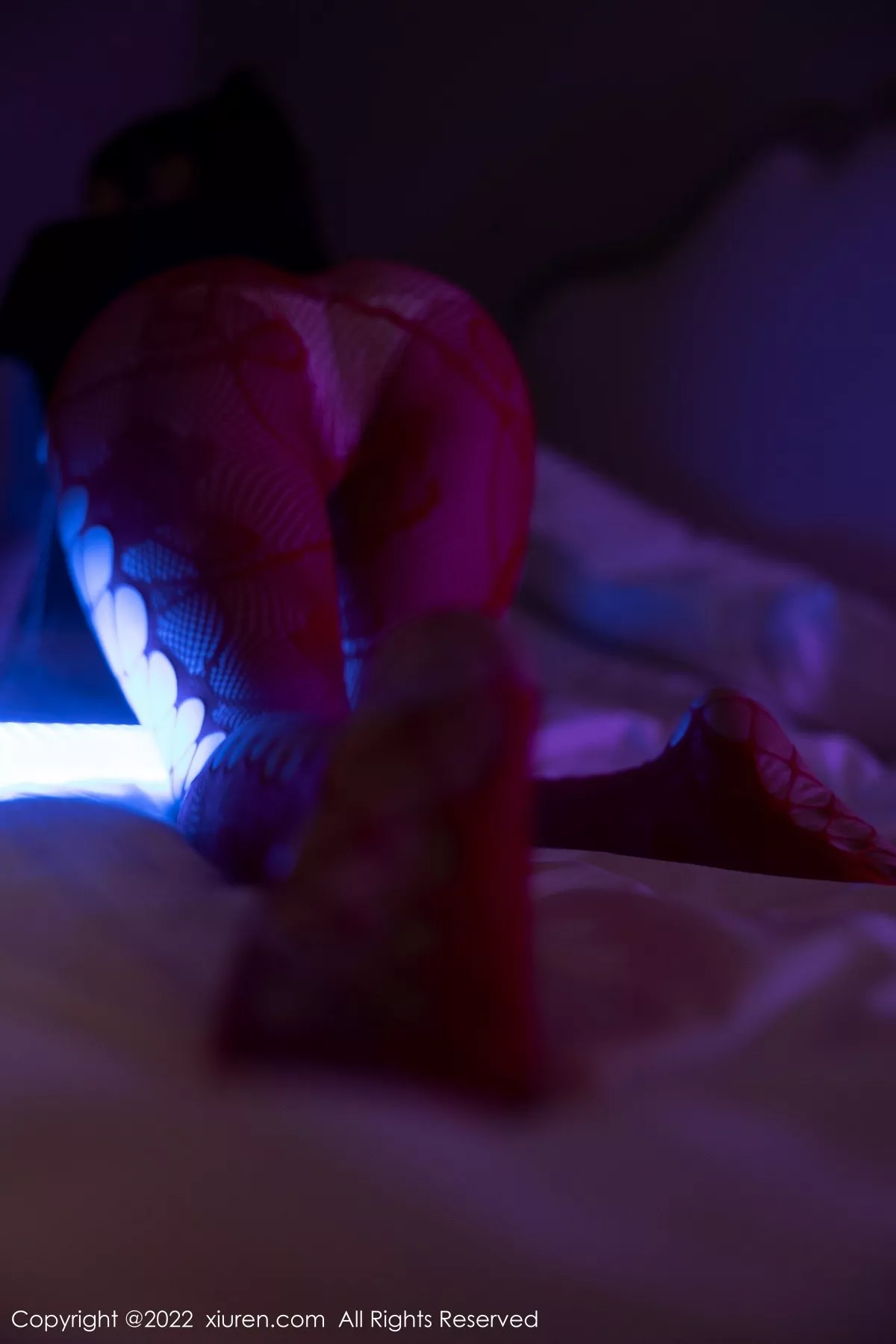 秀人集.com_[XiuRen秀人网]No.5225_模特豆瓣酱黑色短旗袍半脱露红色网格丝袜秀丰满身材诱惑写真74P