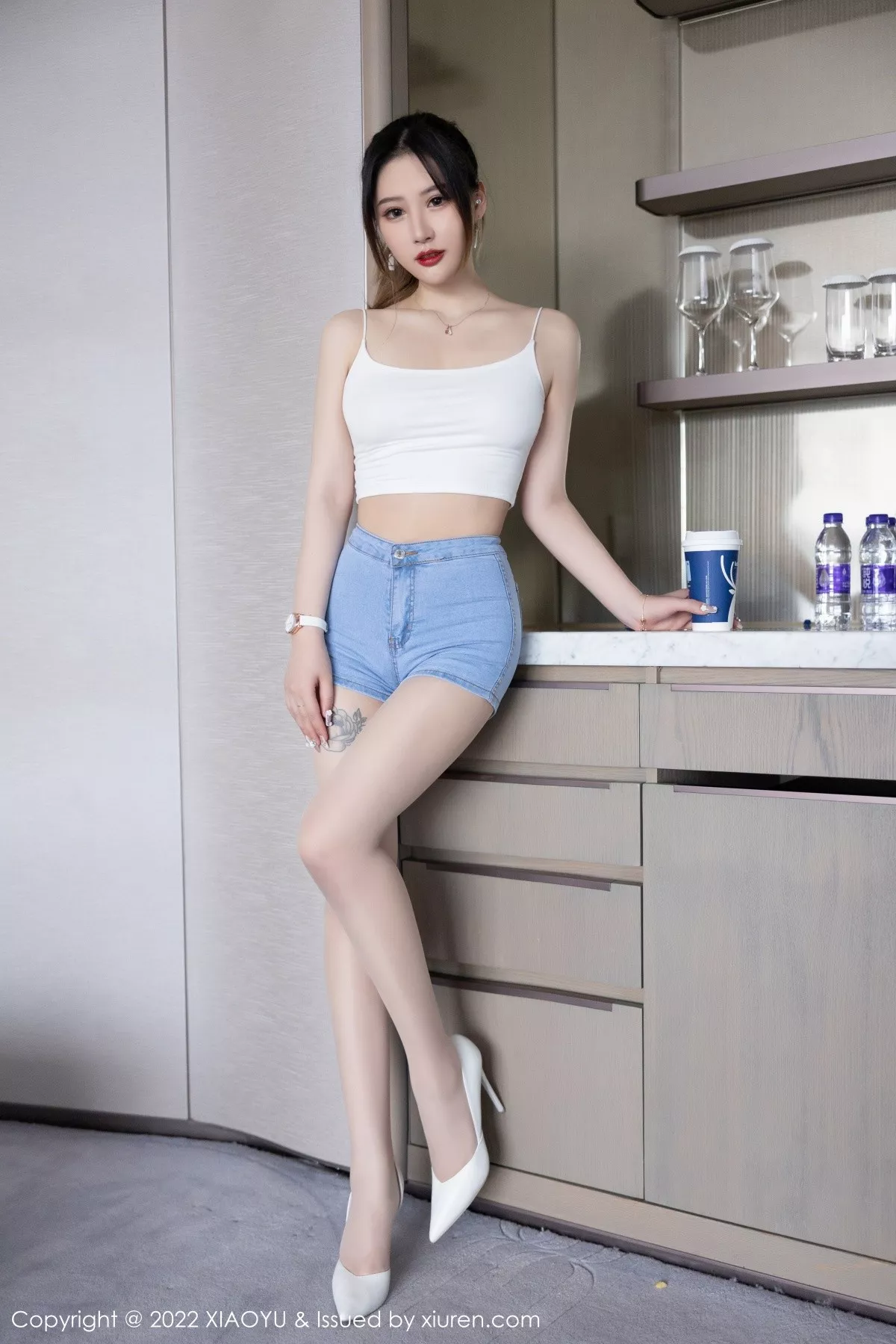 秀人集.com_[XiaoYu画语界]Vol.813_模特张欣欣私房浴室白色轻透吊带配超薄无内肉丝撩人诱惑写真73P