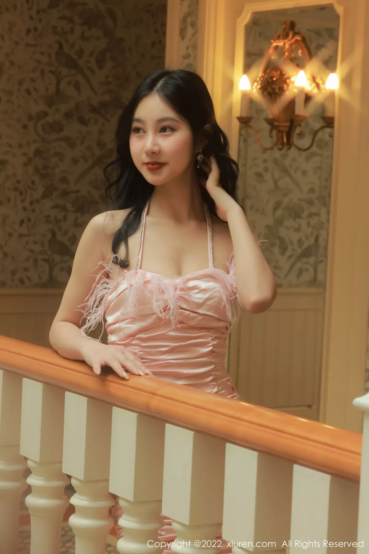 秀人集.com_[XiuRen秀人网]No.5235_模特谢晚晚澳门旅拍性感粉色吊带配超薄肉丝半脱秀翘臀诱惑写真52P